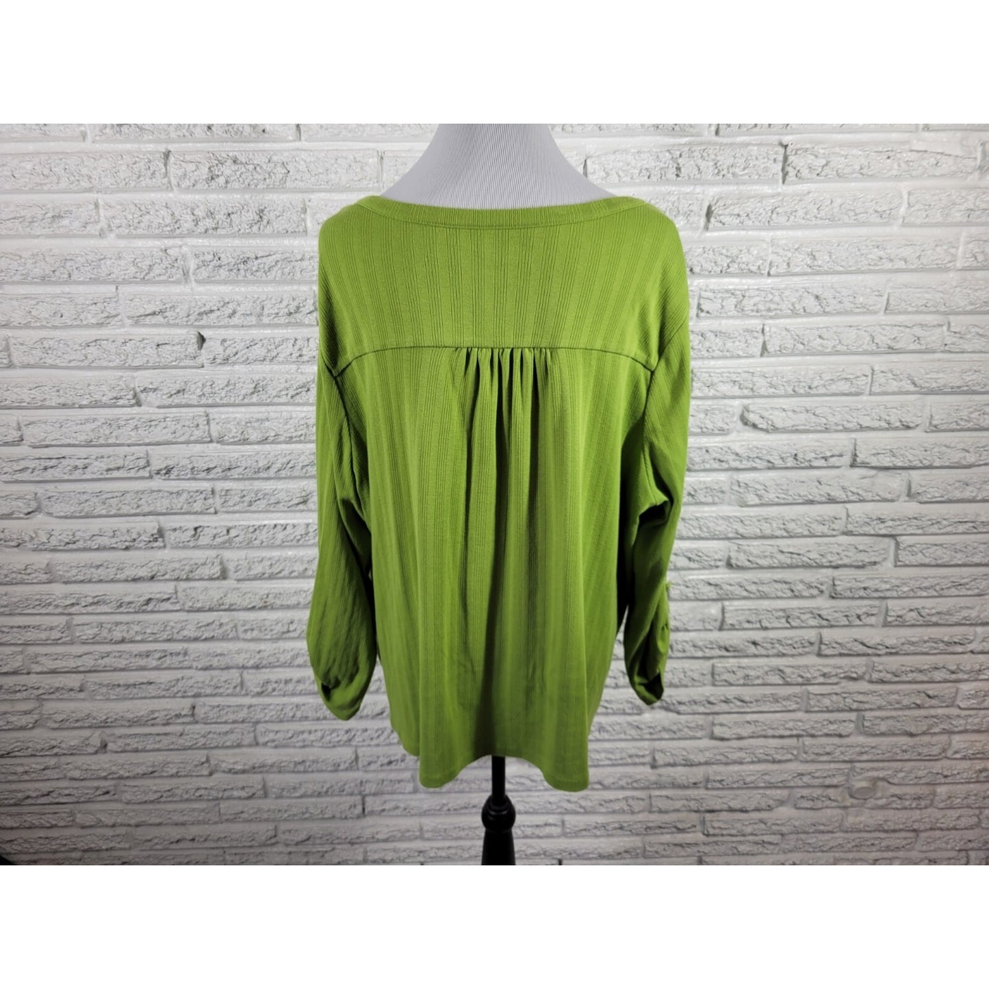 Fashion Bug Womens Top 2X Plus Long Roll Tab Sleeve Green Casual Quarter Button