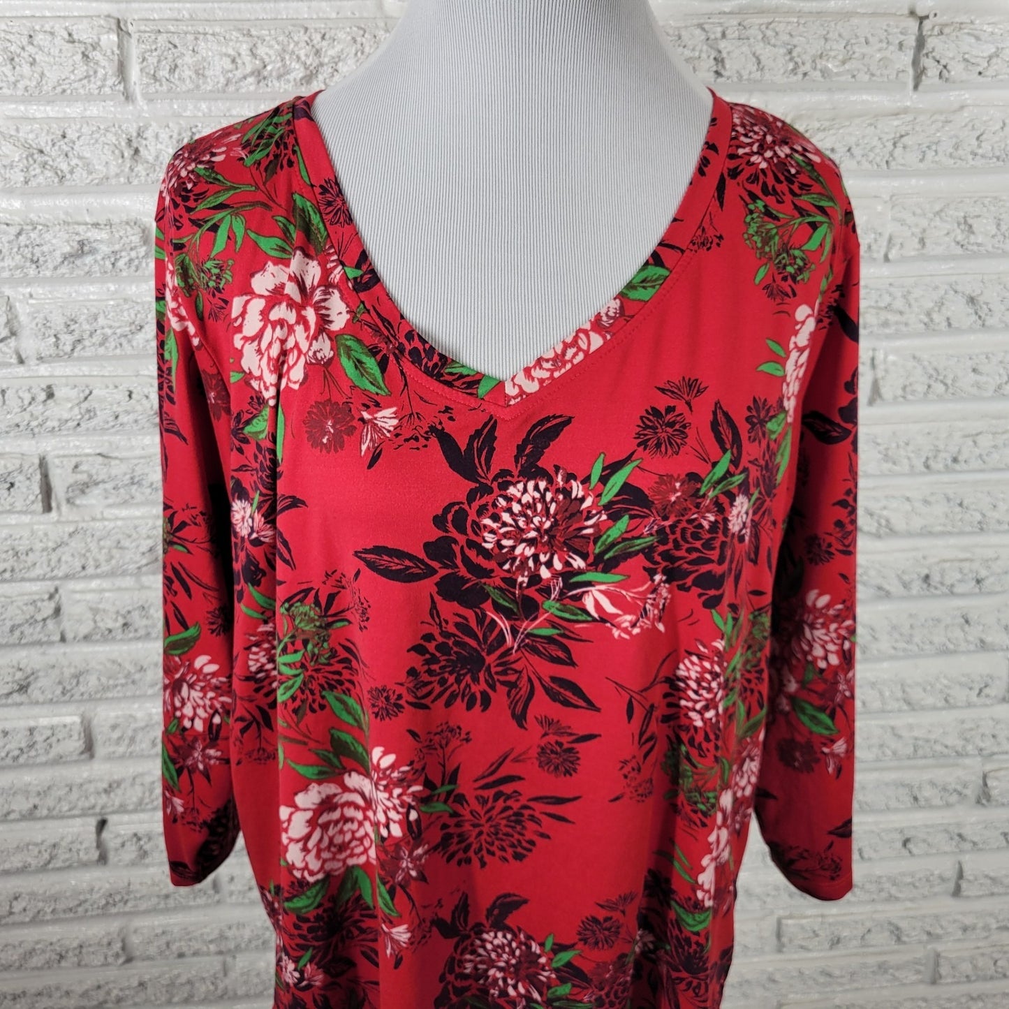 Pioneer Woman Womens Top XXL Plus 3/4 Sleeve Red Black Floral Poly Blend Comfy