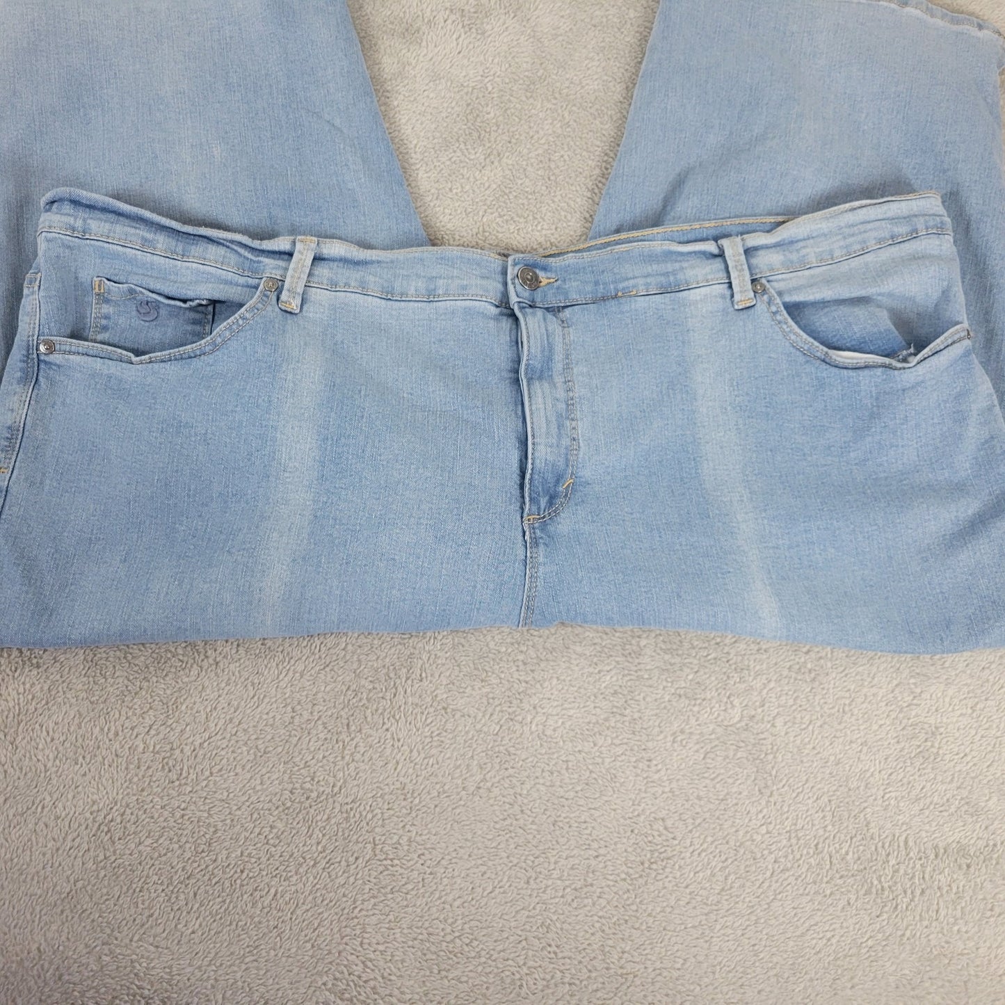 Gloria Vanderbilt Amanda Womens Jeans 24W Plus Capri Light Blue Denim Comfy Zip