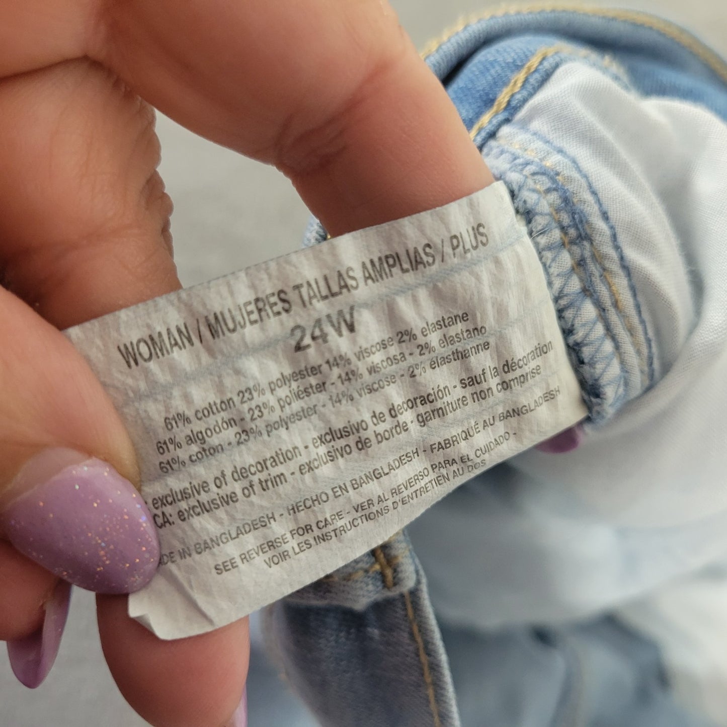 Gloria Vanderbilt Amanda Womens Jeans 24W Plus Capri Light Blue Denim Comfy Zip