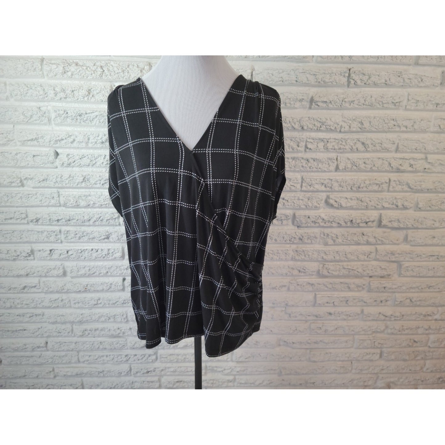 Liz Claiborne Womens Top XXL Plus Sleeveless Wrap Checkerboard Plaid Office