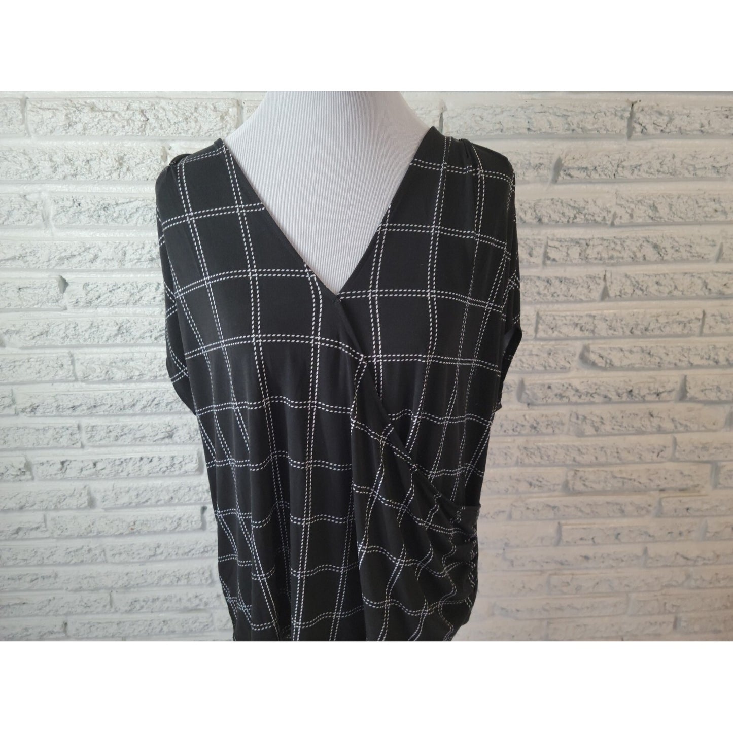 Liz Claiborne Womens Top XXL Plus Sleeveless Wrap Checkerboard Plaid Office