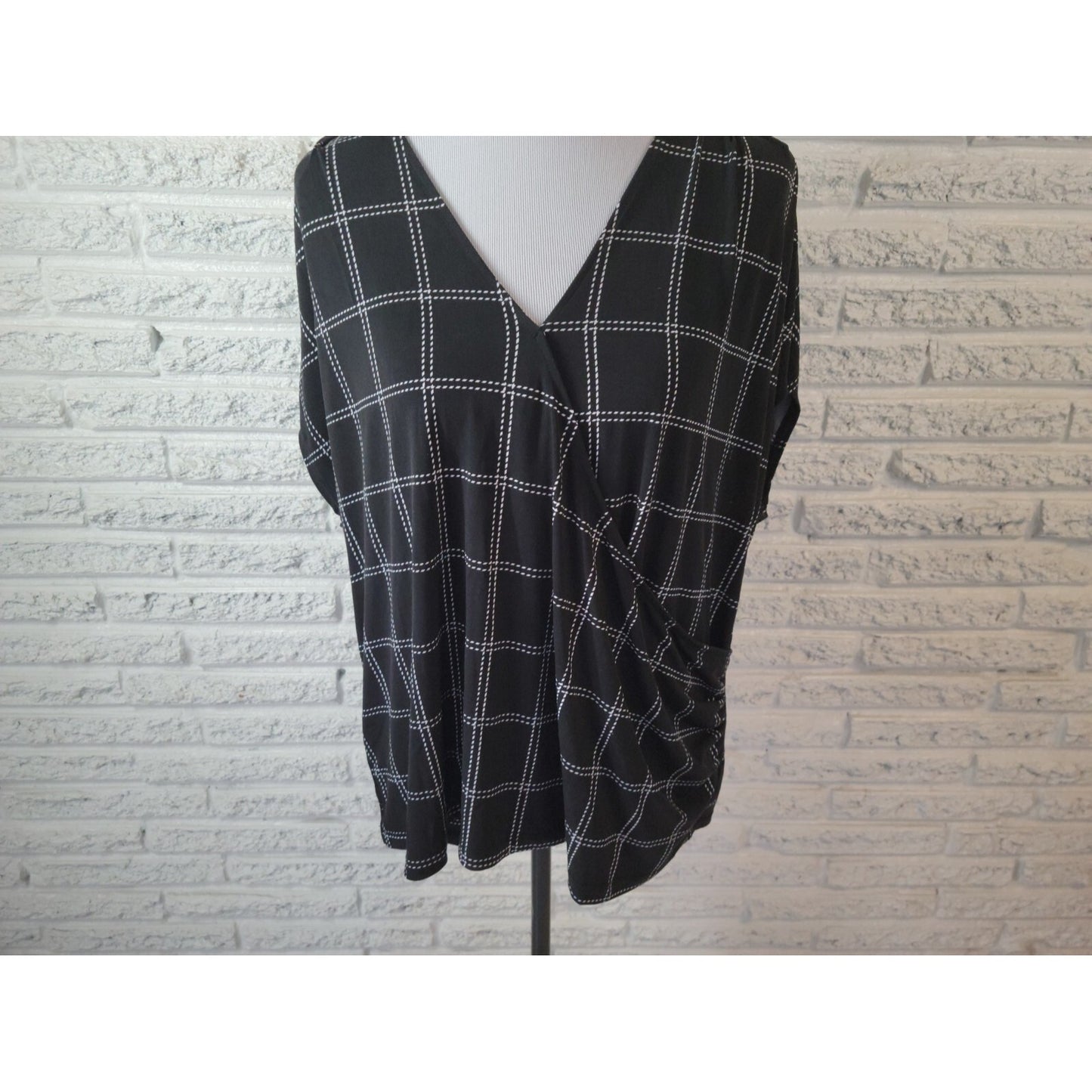 Liz Claiborne Womens Top XXL Plus Sleeveless Wrap Checkerboard Plaid Office