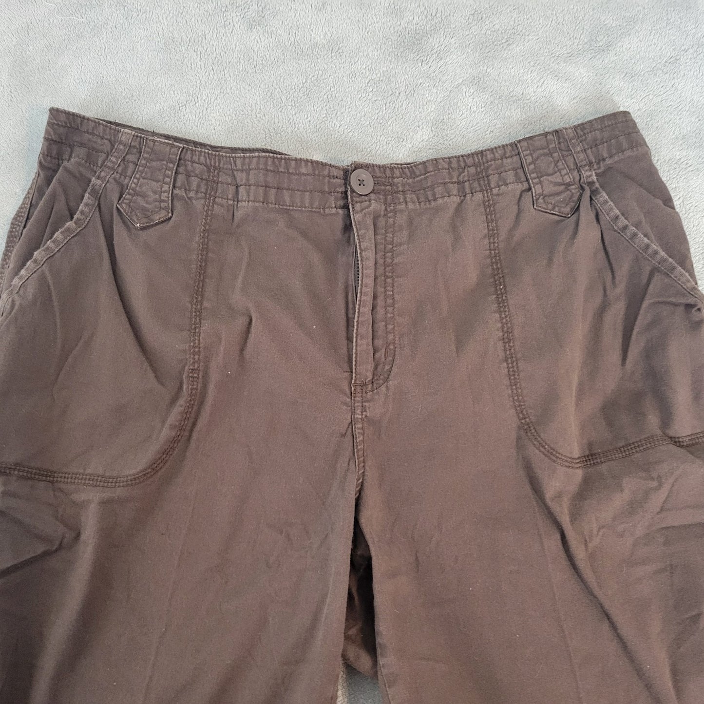 St Johns Bay Womens Shorts 18W Plus Brown Zip Fly Pockets Casual Lightweight