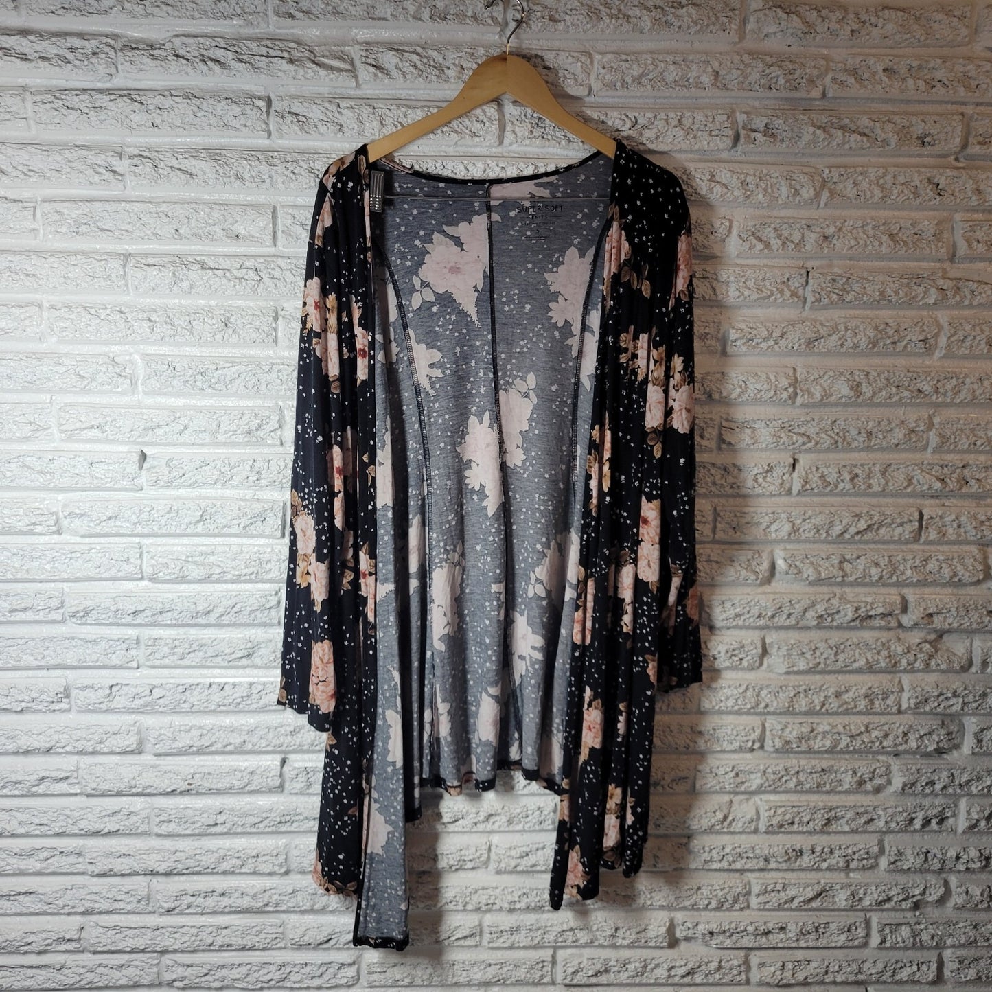 Torrid Super Soft Knits Womens Top 5 5X Plus Open Black Floral Casual Asymmetric