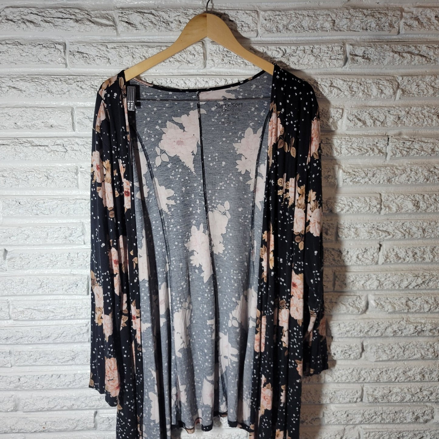 Torrid Super Soft Knits Womens Top 5 5X Plus Open Black Floral Casual Asymmetric