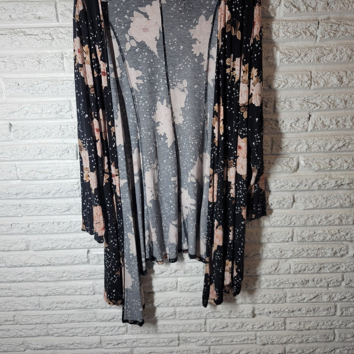 Torrid Super Soft Knits Womens Top 5 5X Plus Open Black Floral Casual Asymmetric