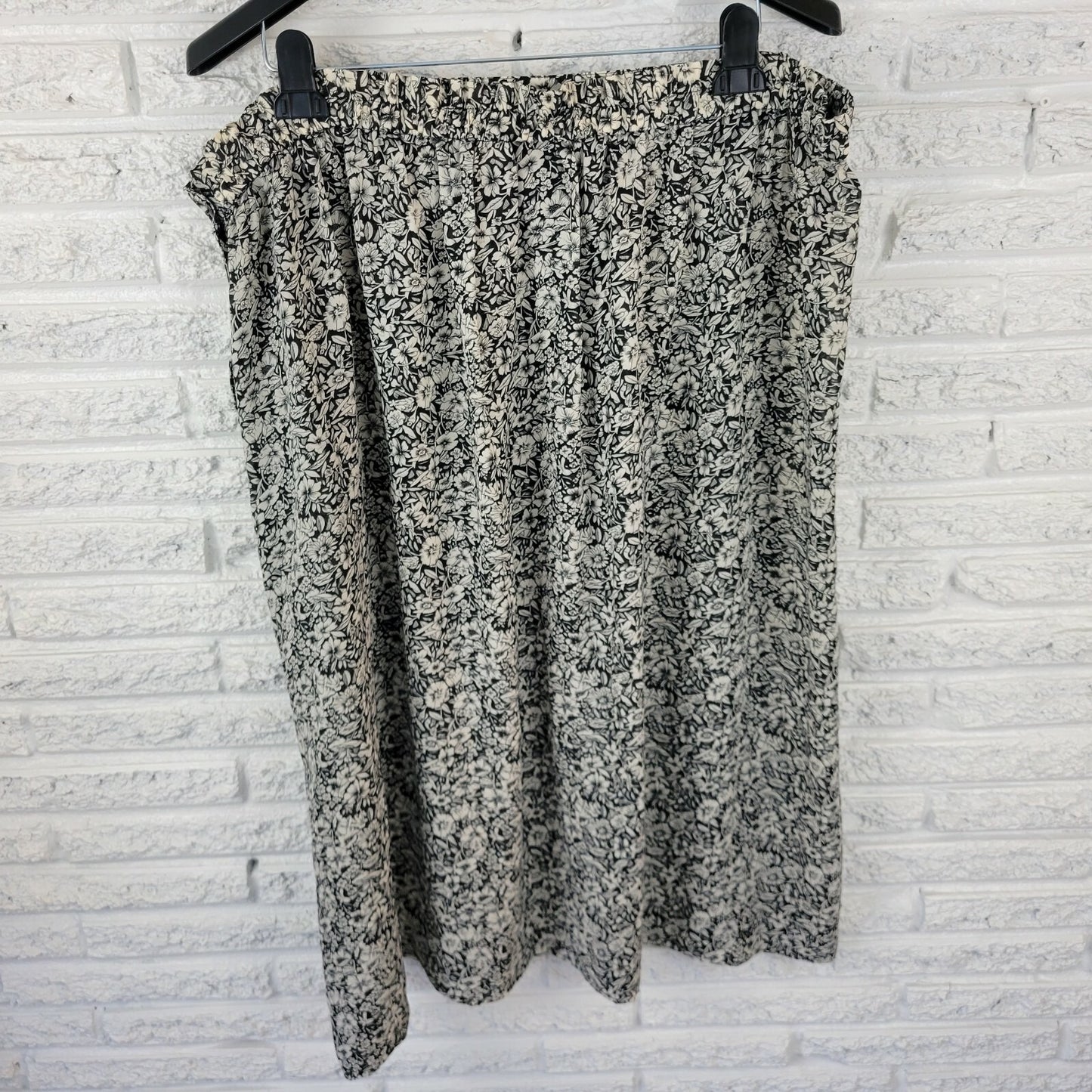 Fitting Image Womens Skirt 24 Plus Below Knee ALine Full Sheer Black Floral