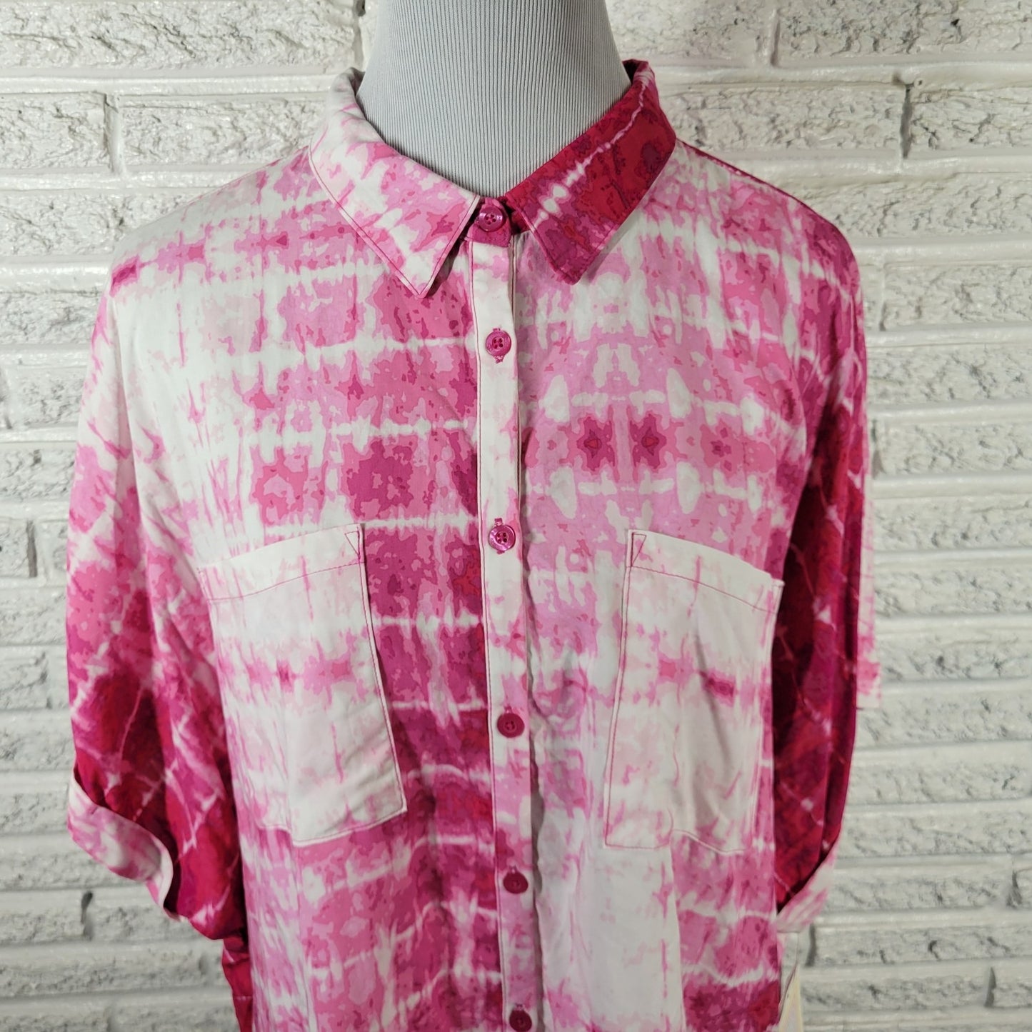 LuLaRoe Amy XL Top Blouse Pink White Tie Dye Collared Button Pockets TIE29E