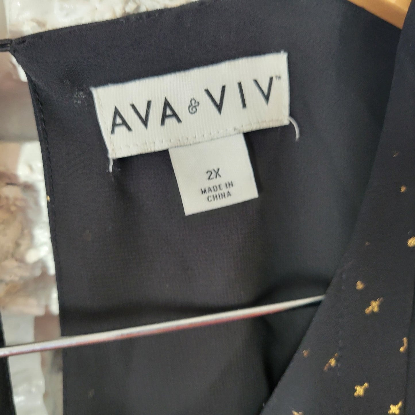 Ava Viv Women Top 2X Plus Tunic Black Gold X's Pintuck Back Keyhole Lined Office