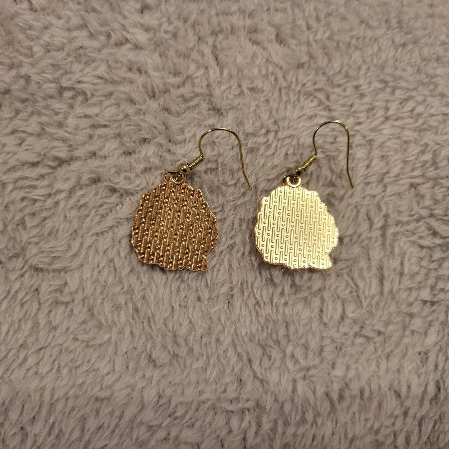 Spaniel Dog Puppy Earrings One Pair Gold Tone Hanging Dangle Fish Hook Novelty