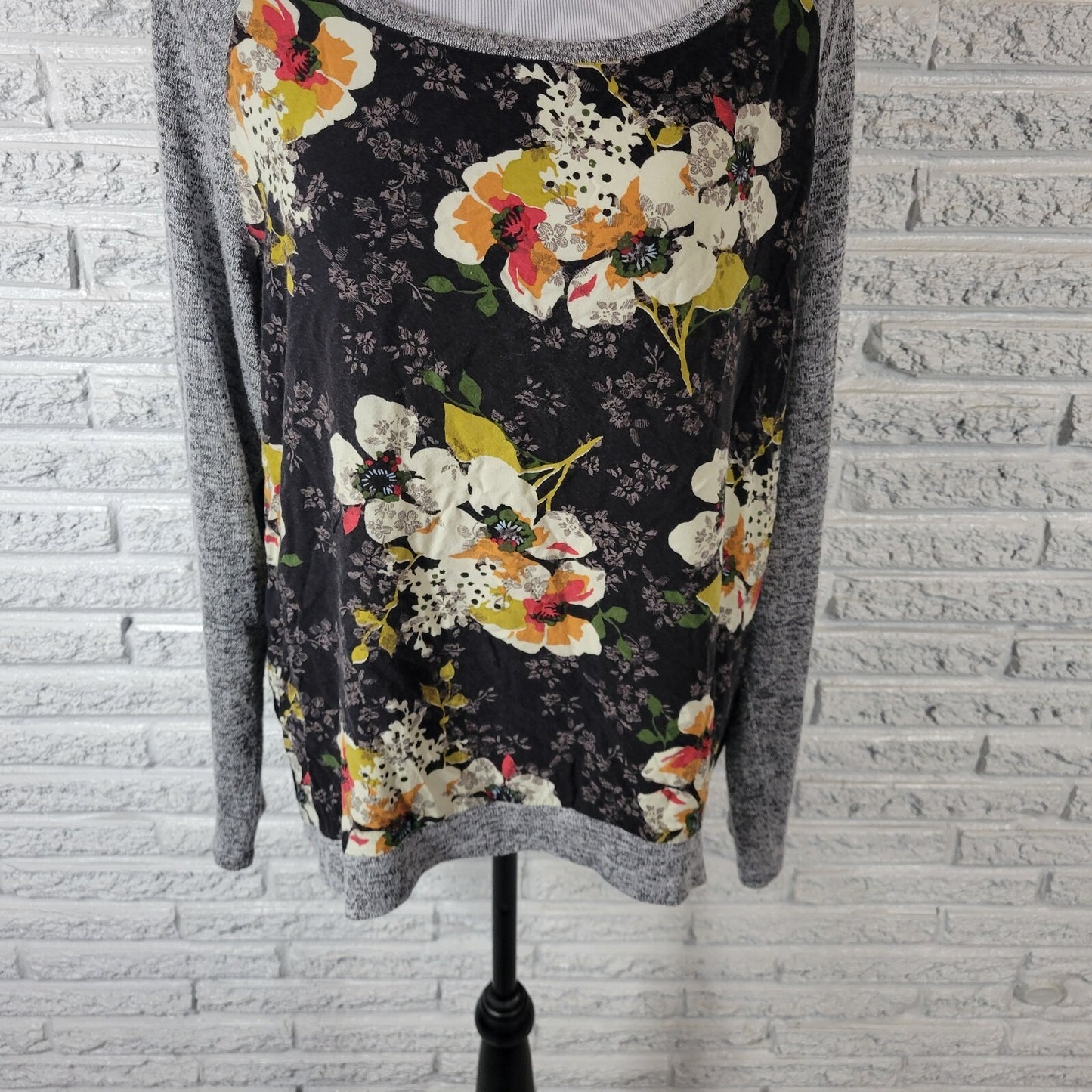 Kut from Kloth XXL Plus Top Knit Raglan Sleeve Black Gray Floral Rayon Blend