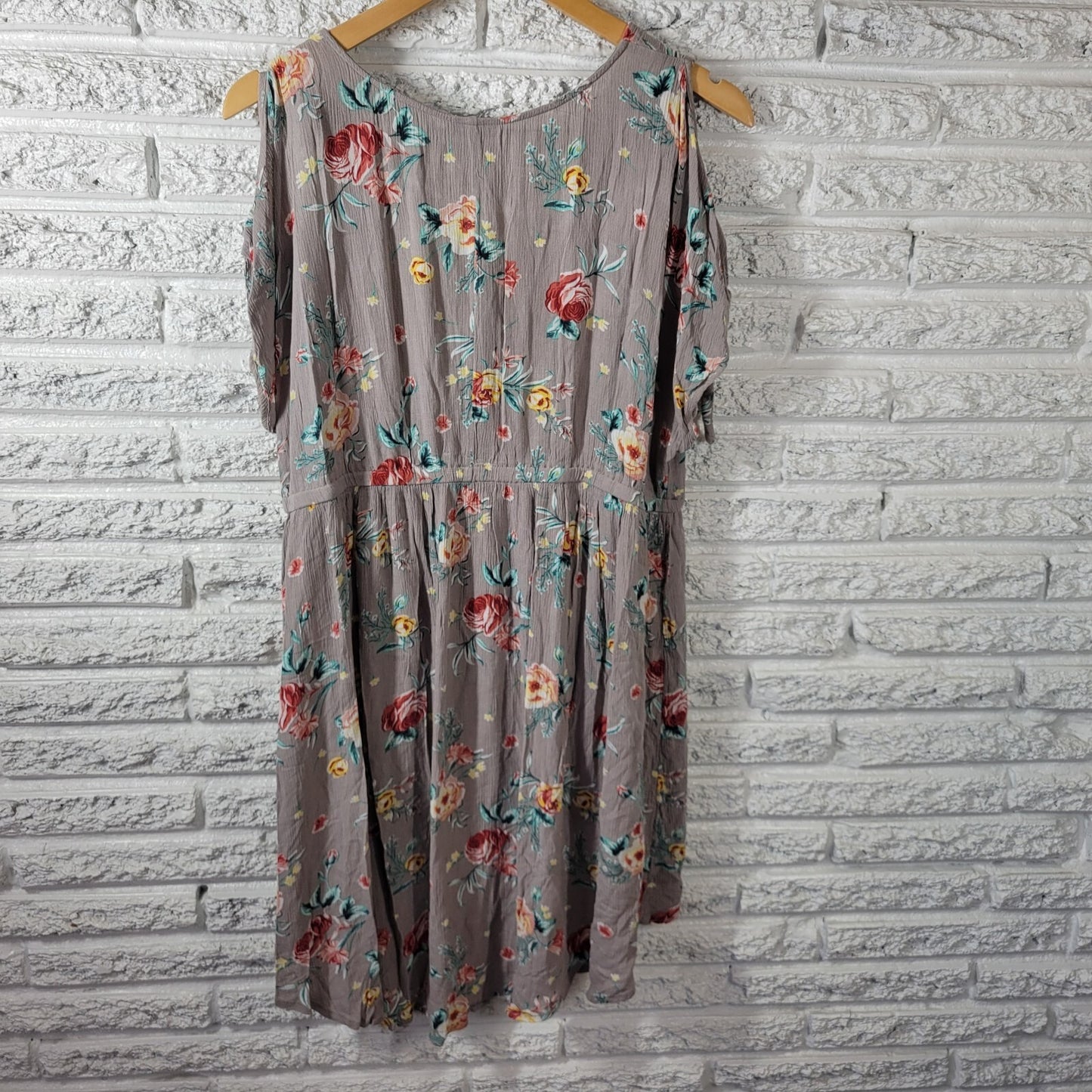 Torrid Womens Dress 0 0X Plus High Low Cold Shoulder Gray Rayon Lightweight