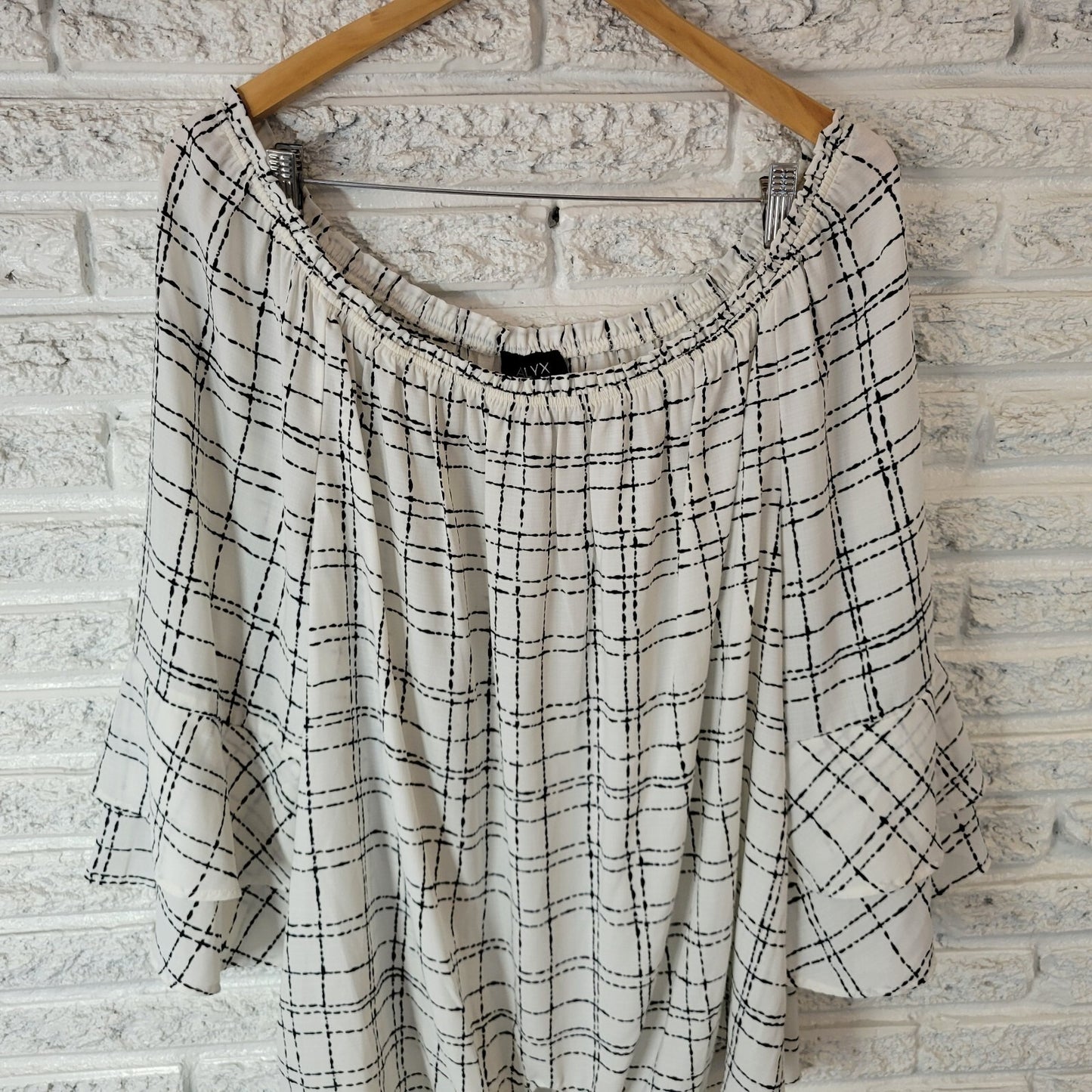 Alyx Womens Top 2X 3/4 Bell Sleeve Black White Squares Polyester On Off Shoulder