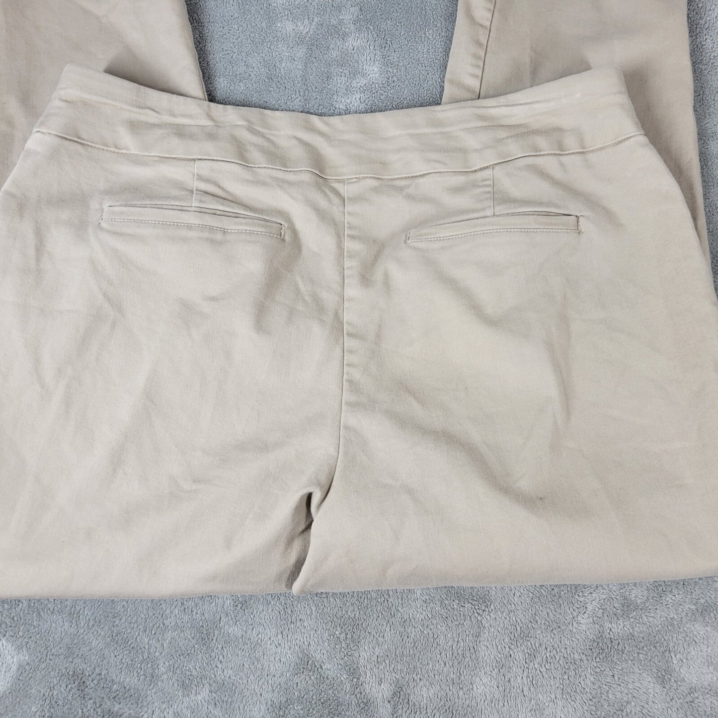 Croft Barrow Womens Pants 18W Reg Capri Efflorless Stretch Pull On Beige Comfy
