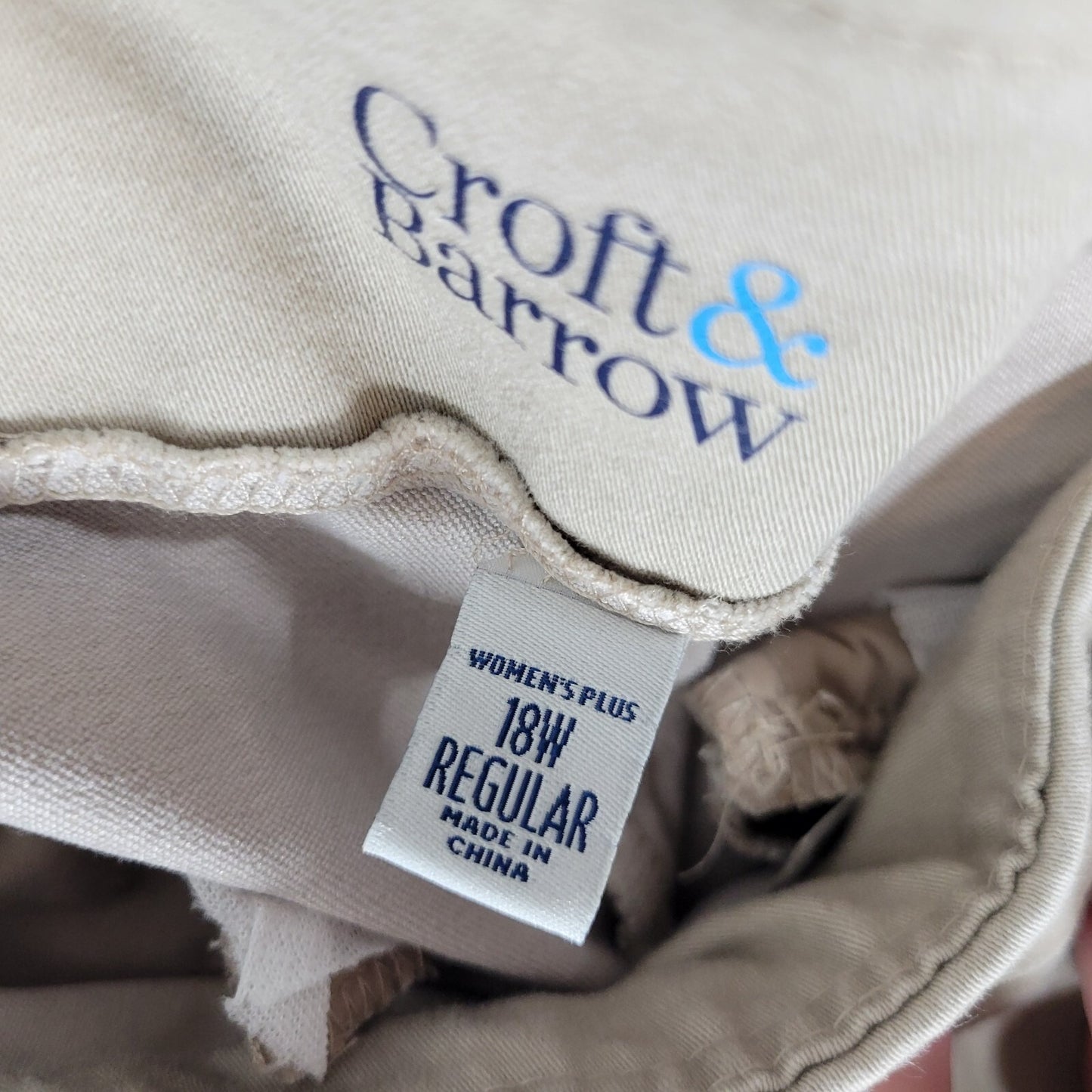 Croft Barrow Womens Pants 18W Reg Capri Efflorless Stretch Pull On Beige Comfy