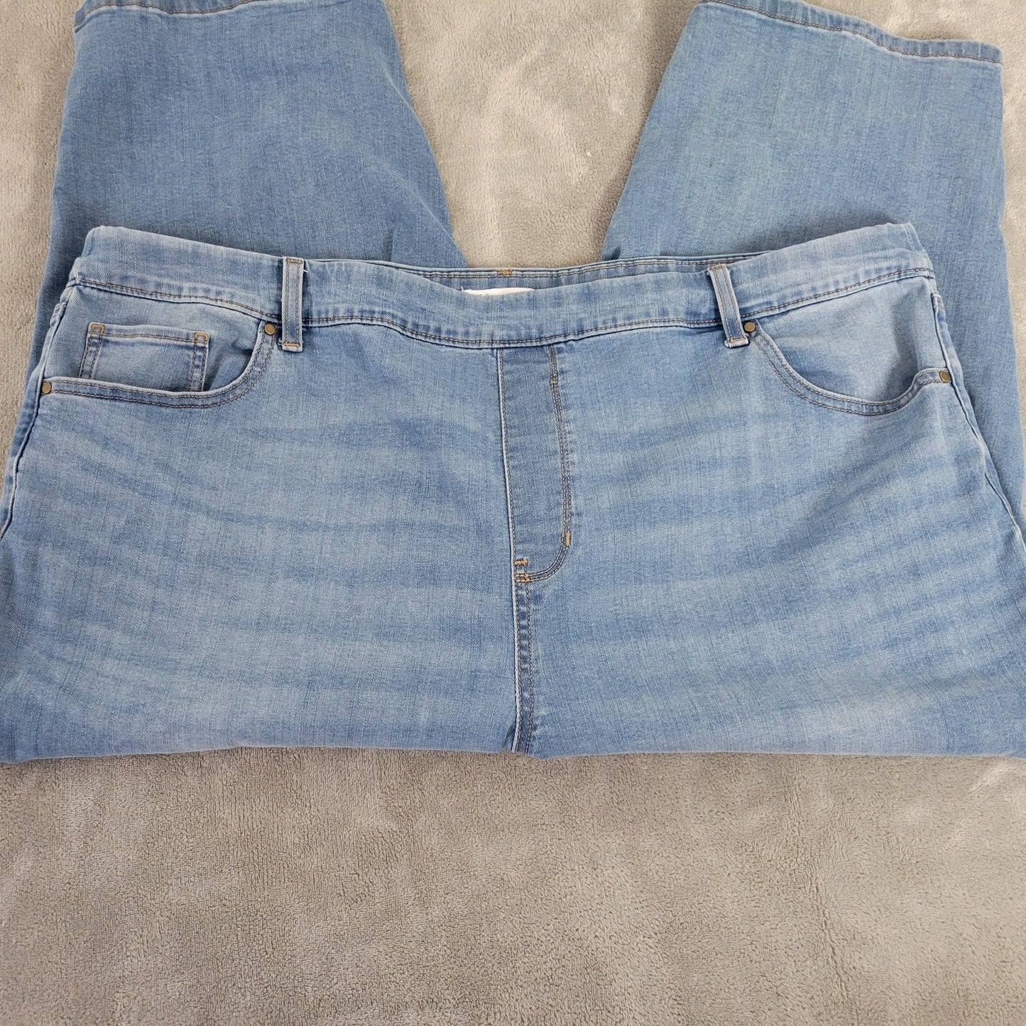 Croft Barrow Womens Jeans 20W Plus Capri Pull On Medium Blue Denim Comfy Pockets