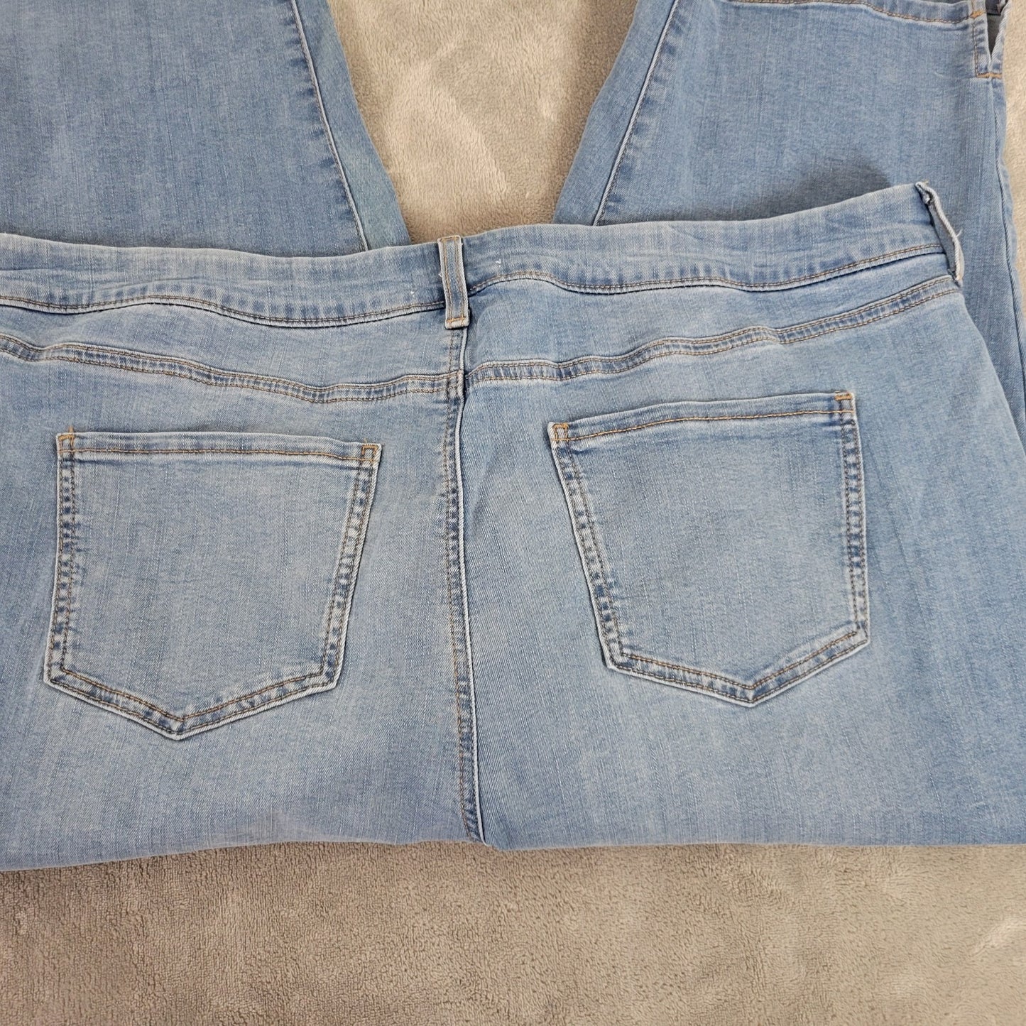 Croft Barrow Womens Jeans 20W Plus Capri Pull On Medium Blue Denim Comfy Pockets