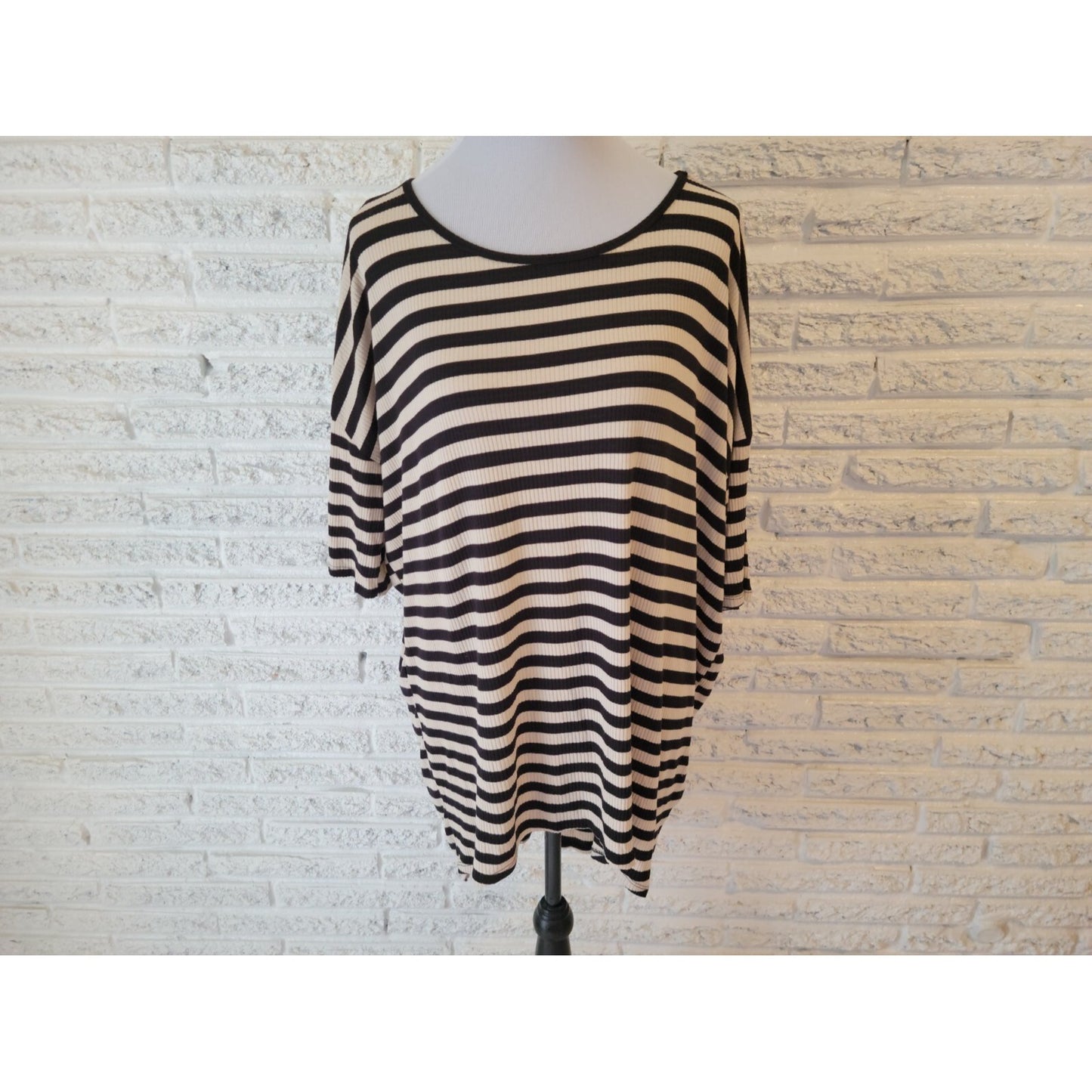 Lularoe Womens Top 2XL Plus Tee Knit Black Stripe Pullover Casual Asymmetric