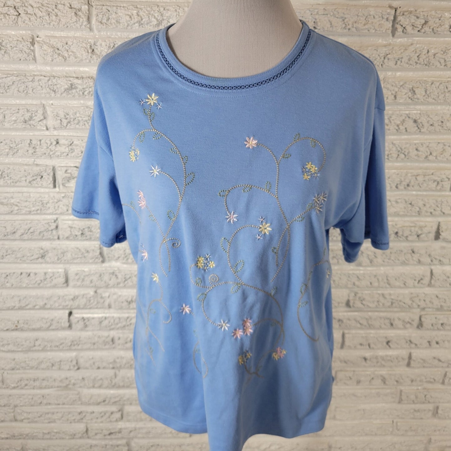 Keneth Too Womens Top Extra Large Tee XL Short Sleeve Blue Crochet Embroidered