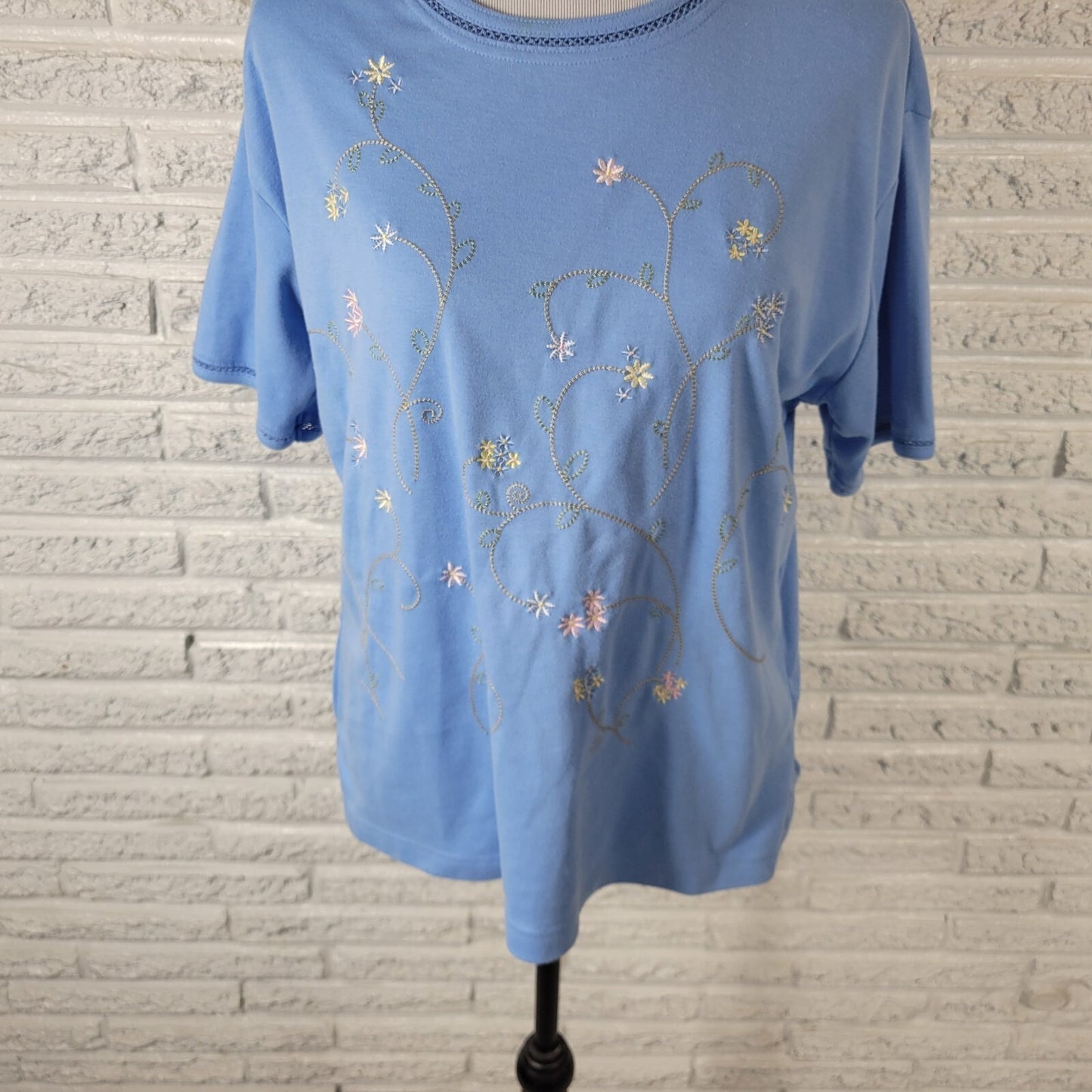 Keneth Too Womens Top Extra Large Tee XL Short Sleeve Blue Crochet Embroidered