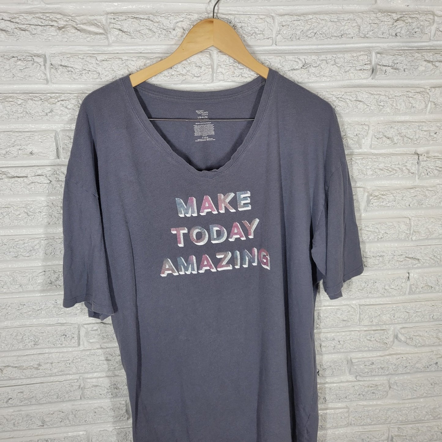 Secret Treasures Womens Pajama Top L XL Make Today Amazing Gray Glitter Lounge