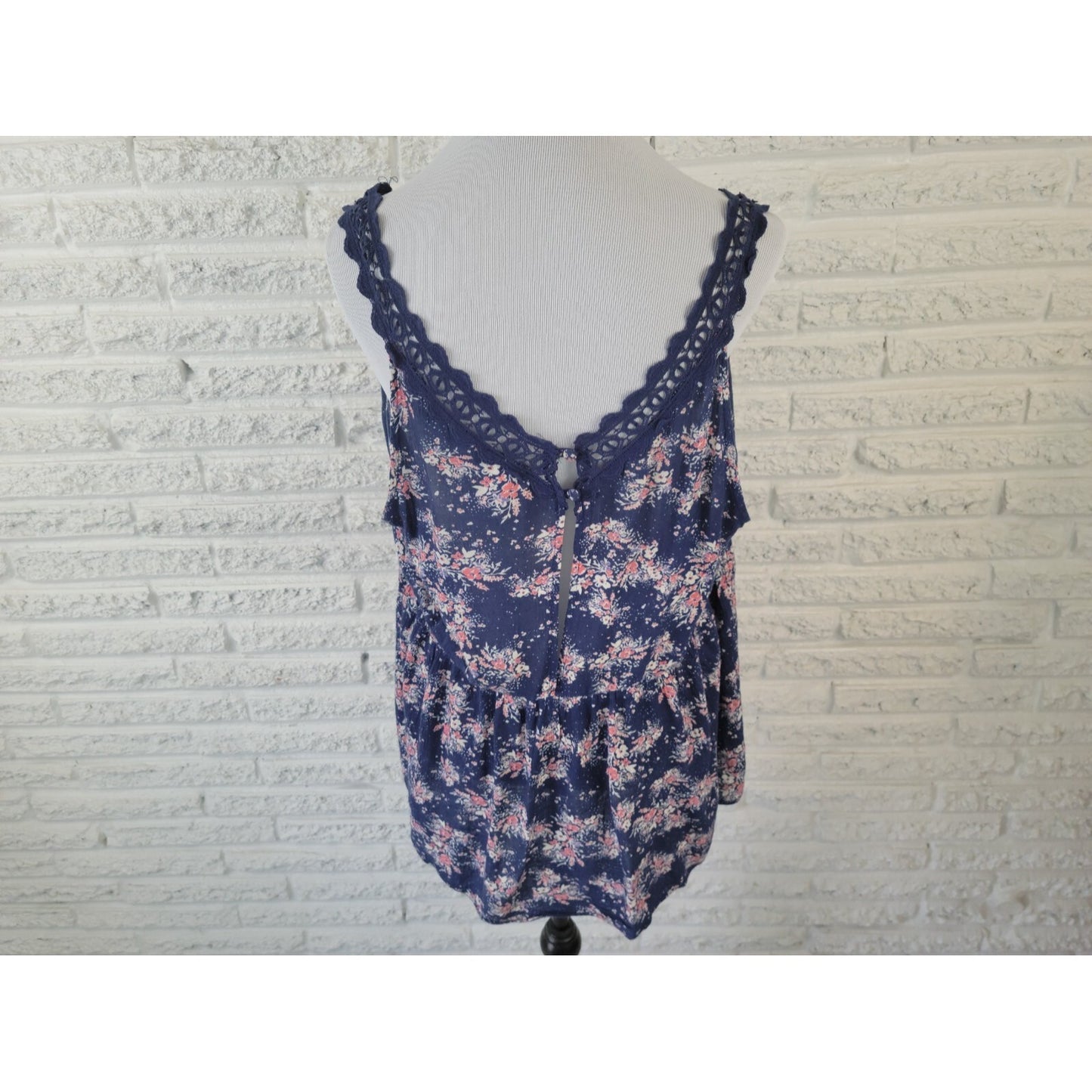 Torrid Womens Top 0 0X Plus Tank Keyhole Back Crochet Casual Blue Floral Rayon