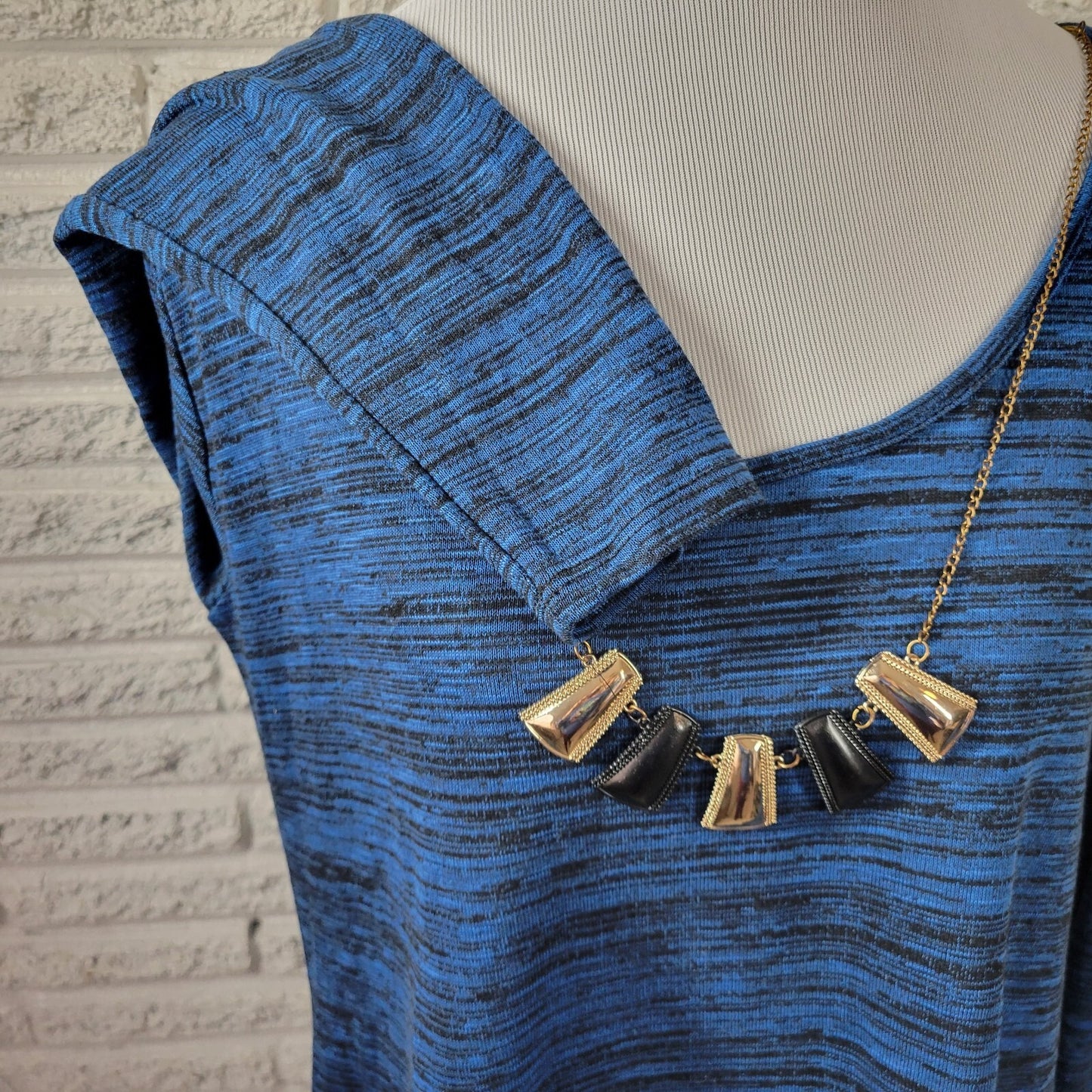 Bongo Womens Top 1X Plus Blue Heather with Necklace Chiffon Hem Knit Poly Blend