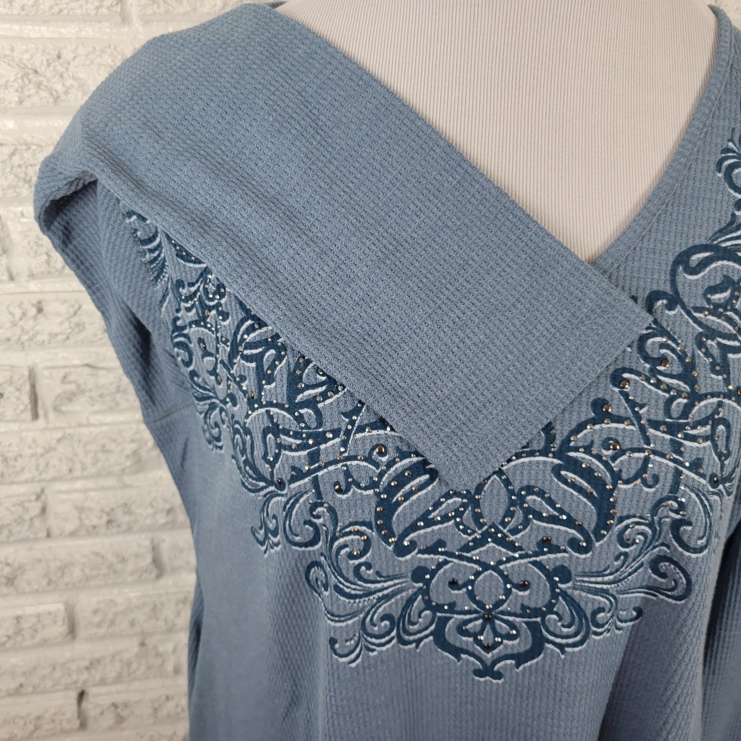 Live Let Live Womens Top XL Waffle Knit Blue Asymmetric Studded Comfy Casual