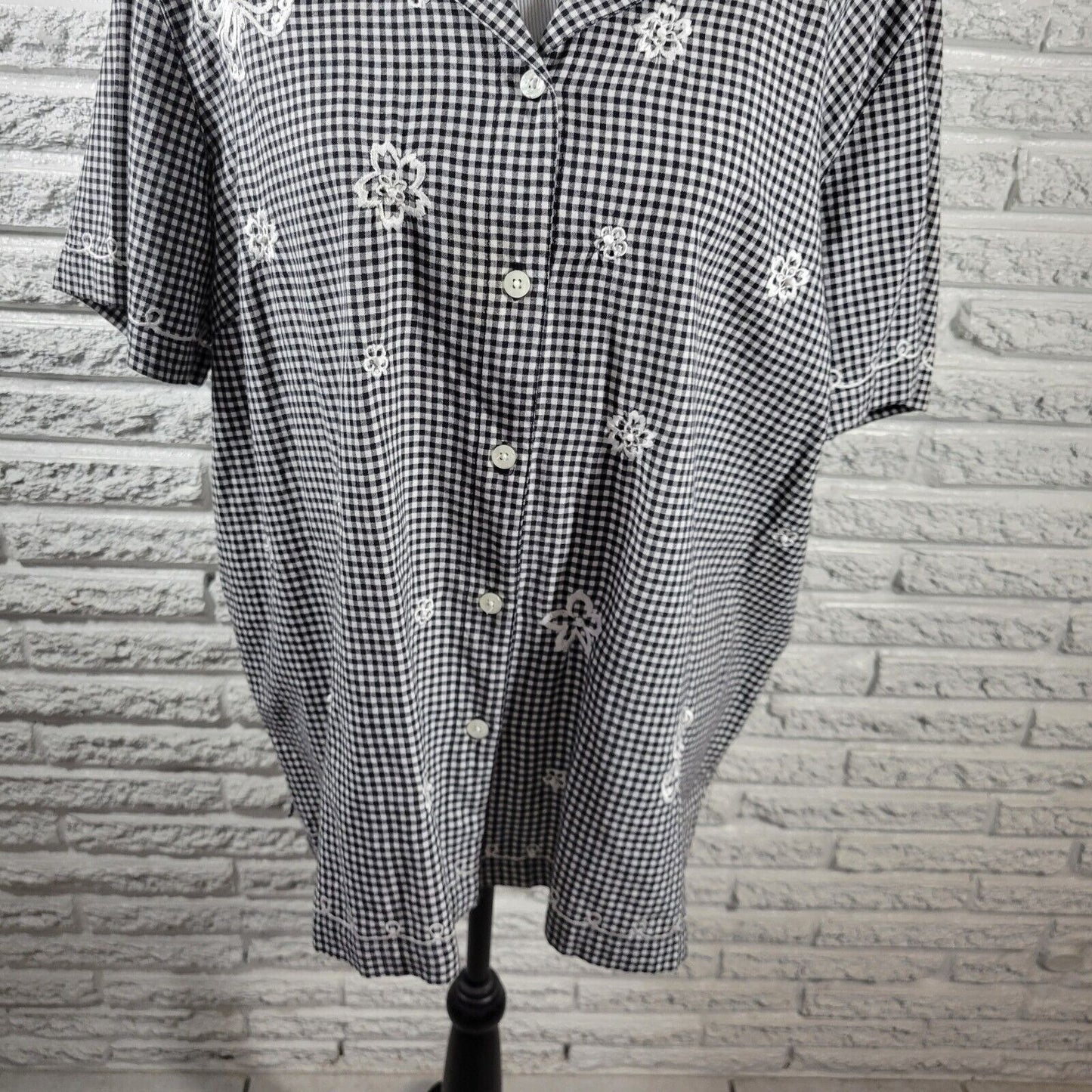 Fashion Bug Womens Top 22W 24W Button Butterflies Lightweight Flower Black Plaid