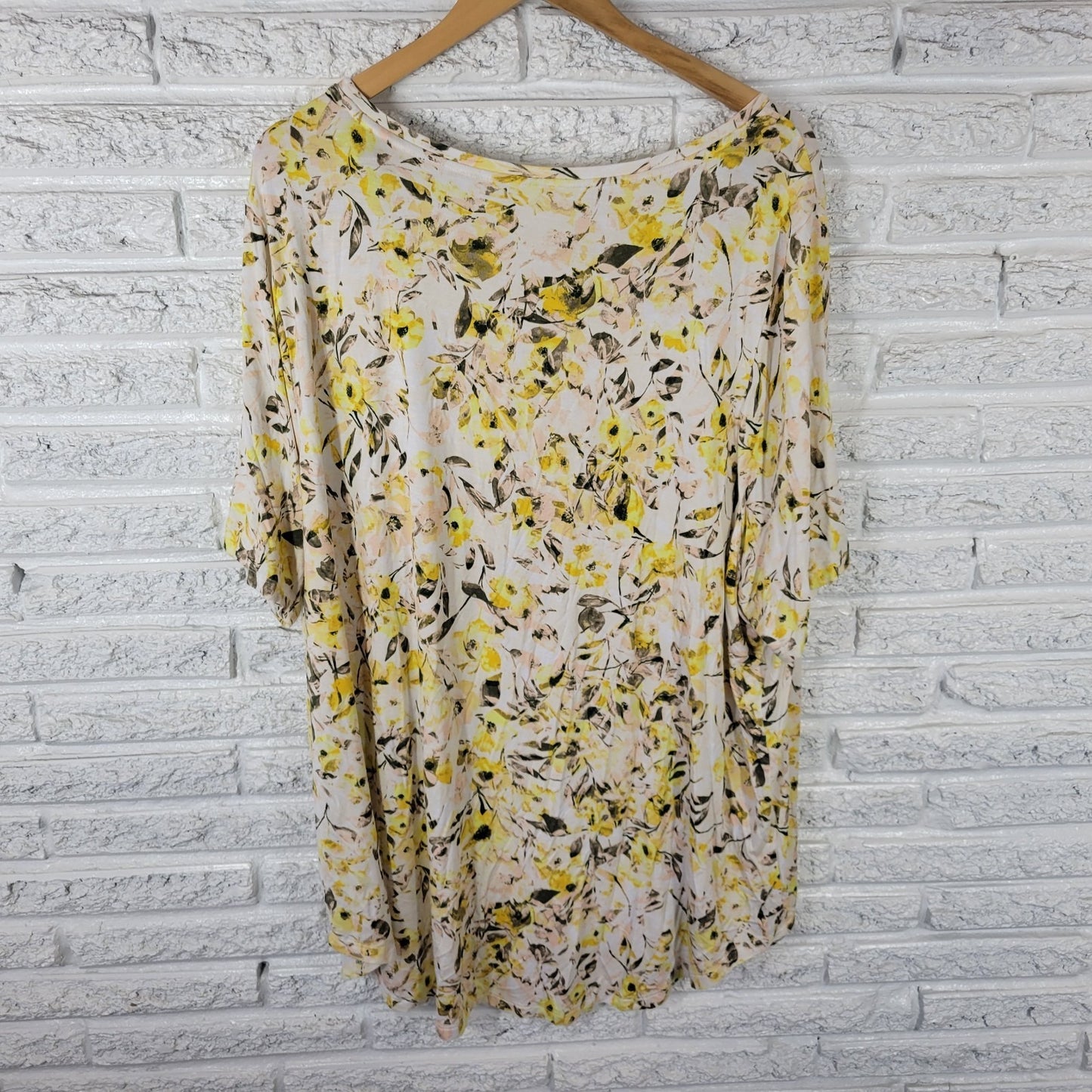 Lane Bryant Womens Top 26 28 Plus Tunic Yellow Floral Rayon Spandex Casual Knit