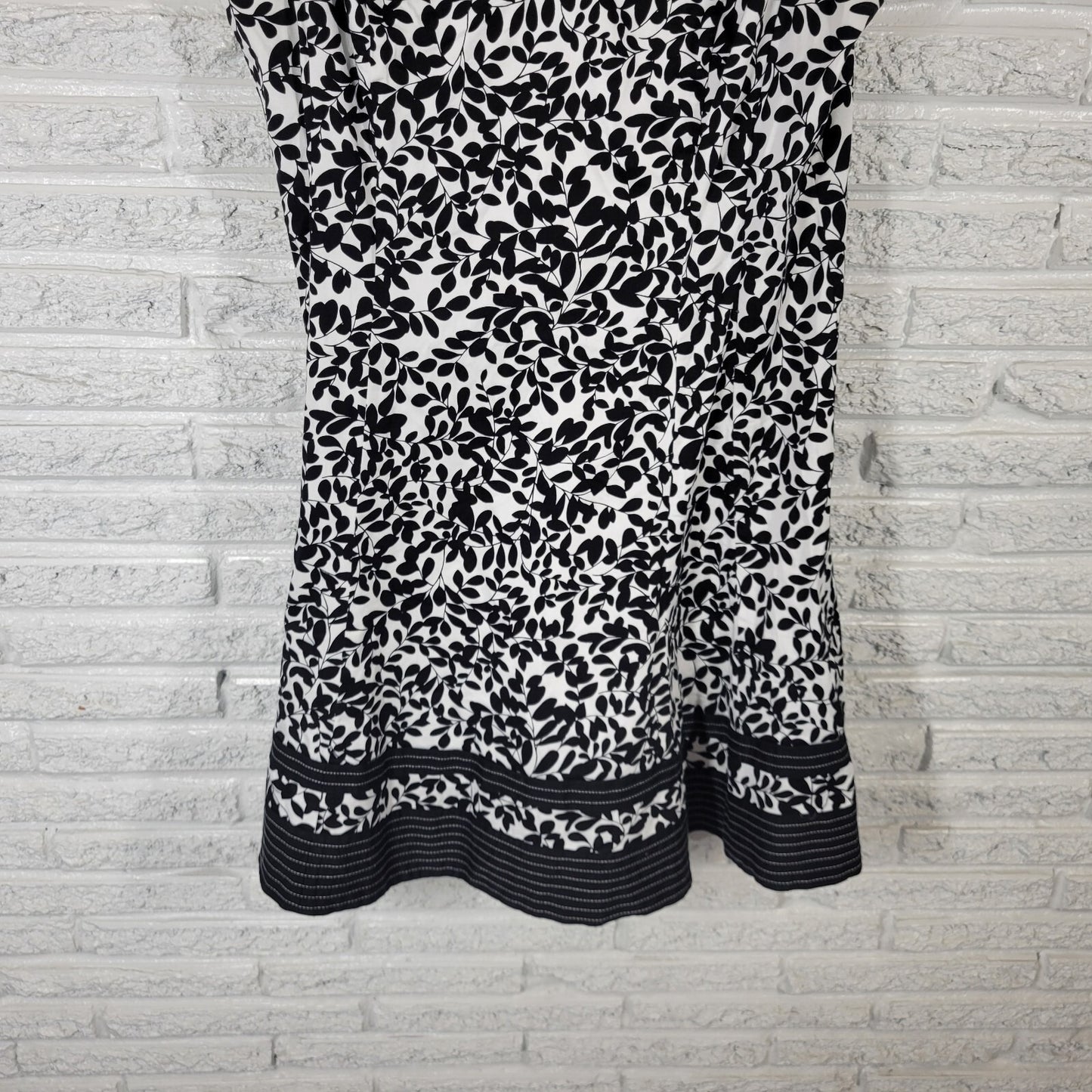 Jones Wear Women Dress 18 Plus Sleeveless Mini Fit Flare Black Floral Casual Zip