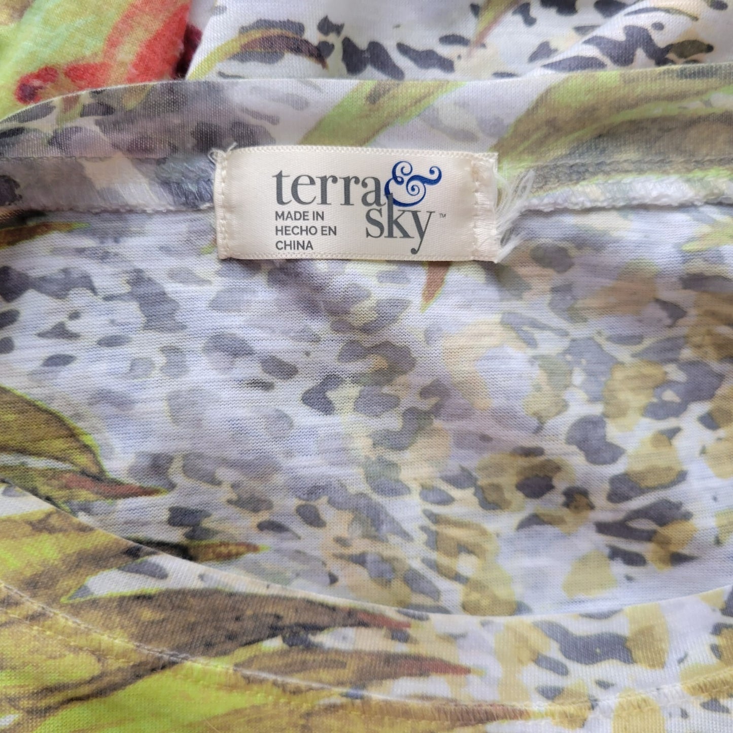 Terra Sky Womens 1X 16W 18W Plus Tee Green Floral Studded Lightweight Split Hem