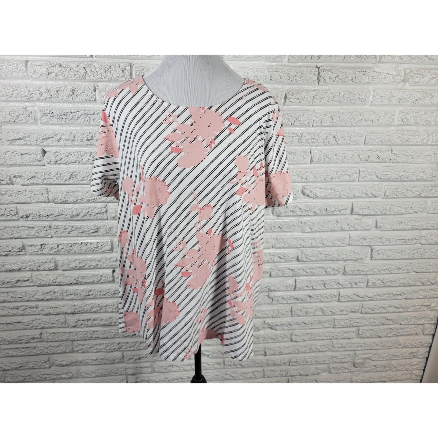 Roamans Womens Top 1X Plus Tee Short Sleeve Pink Floral Cotton Back Keyhole