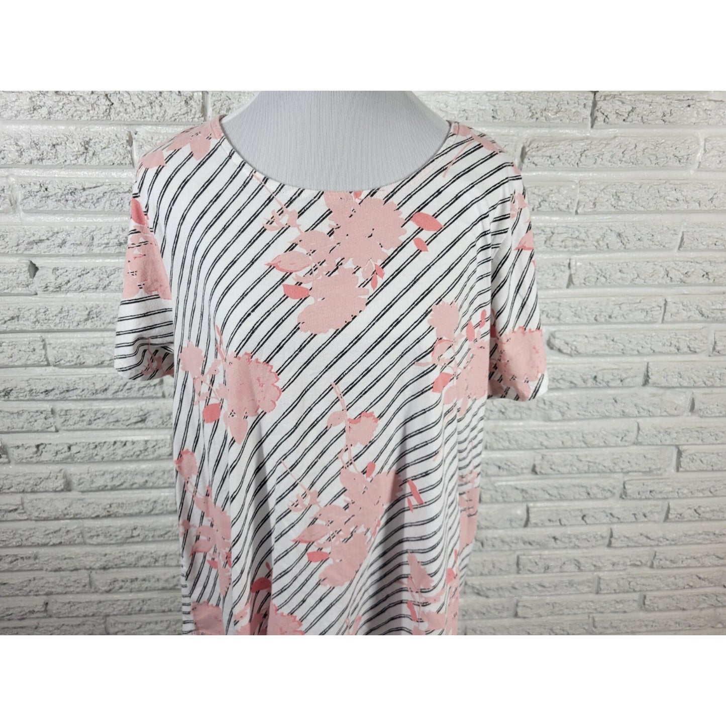 Roamans Womens Top 1X Plus Tee Short Sleeve Pink Floral Cotton Back Keyhole