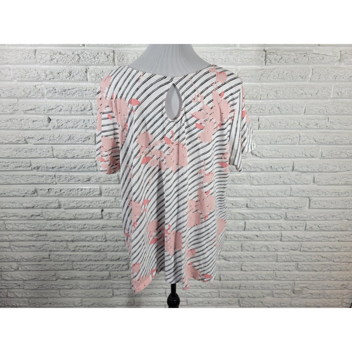 Roamans Womens Top 1X Plus Tee Short Sleeve Pink Floral Cotton Back Keyhole