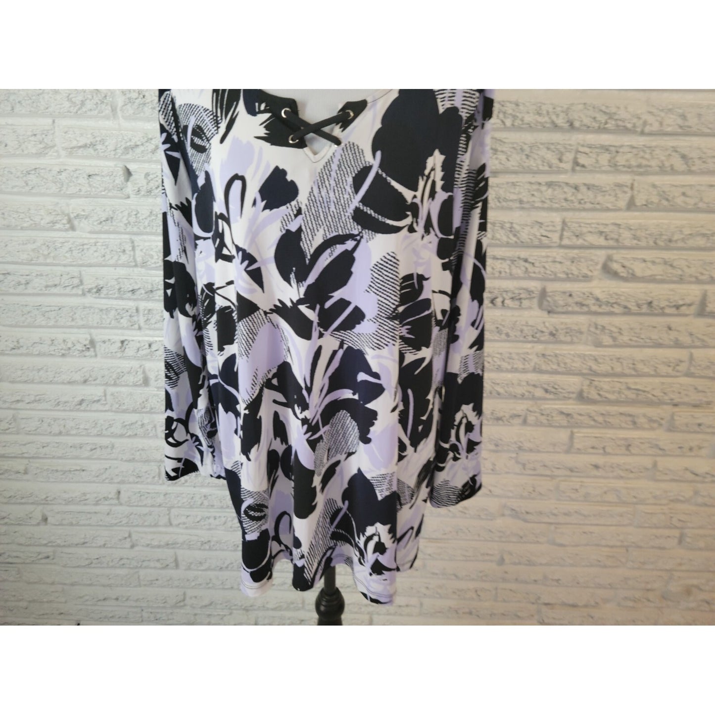 CJ Banks Womens Top 1X Plus Tunic 3/4 Sleeve Lace Up Black Floral Poly Blend