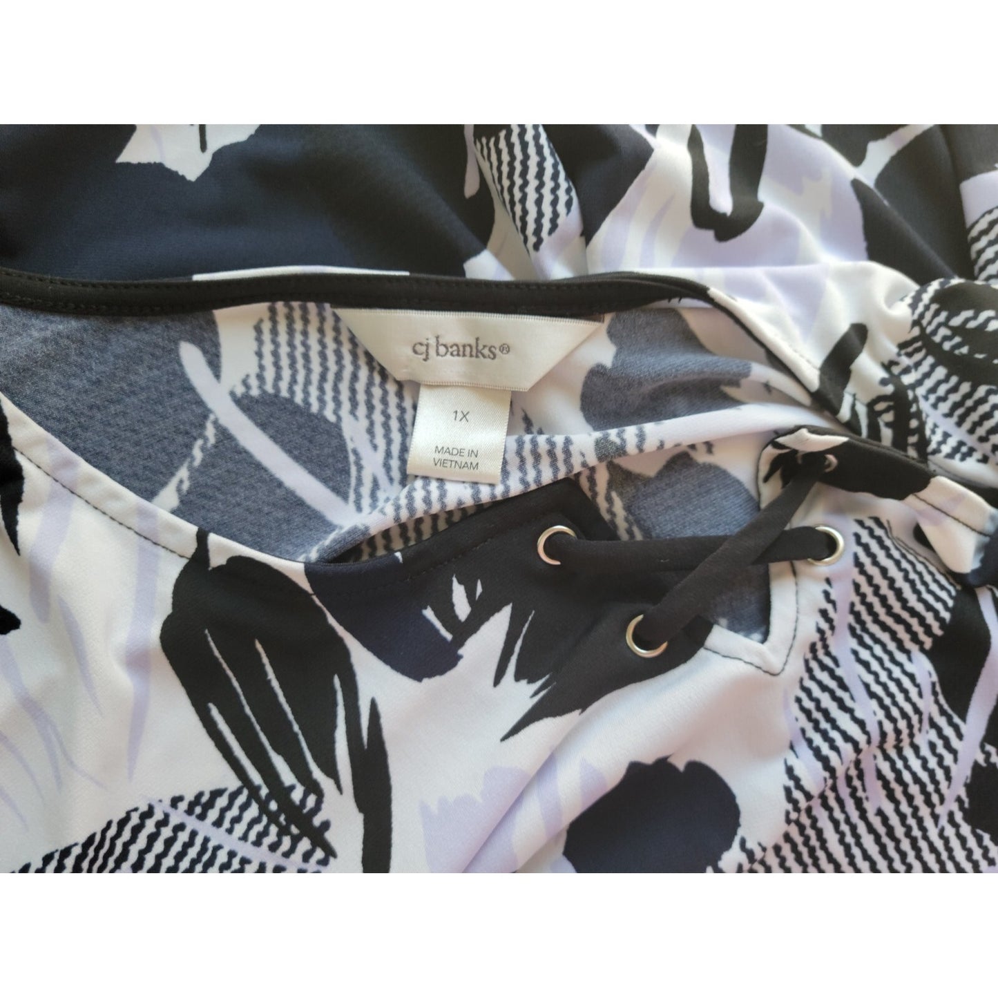 CJ Banks Womens Top 1X Plus Tunic 3/4 Sleeve Lace Up Black Floral Poly Blend