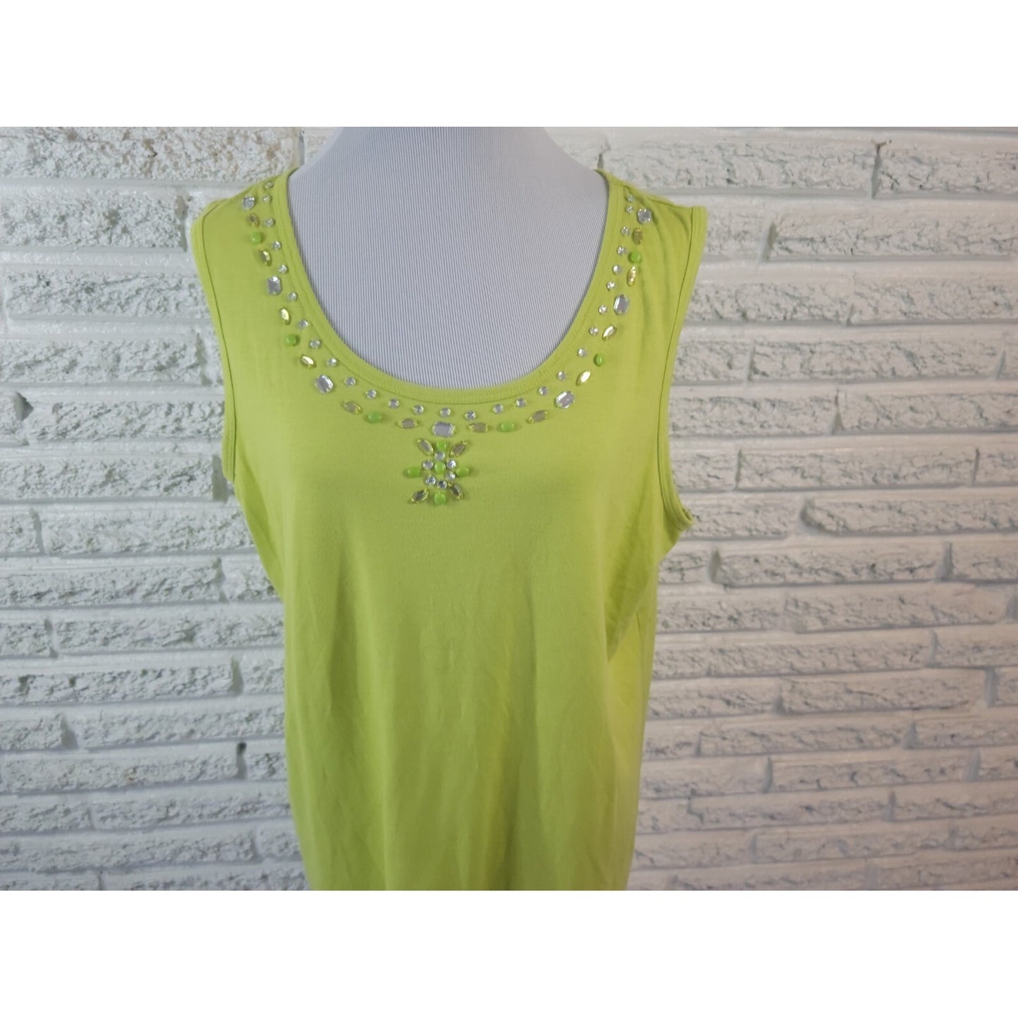 Valerie Stevens Womens Top Extra Large XL Tank Green Beaded Casual Poly Blend