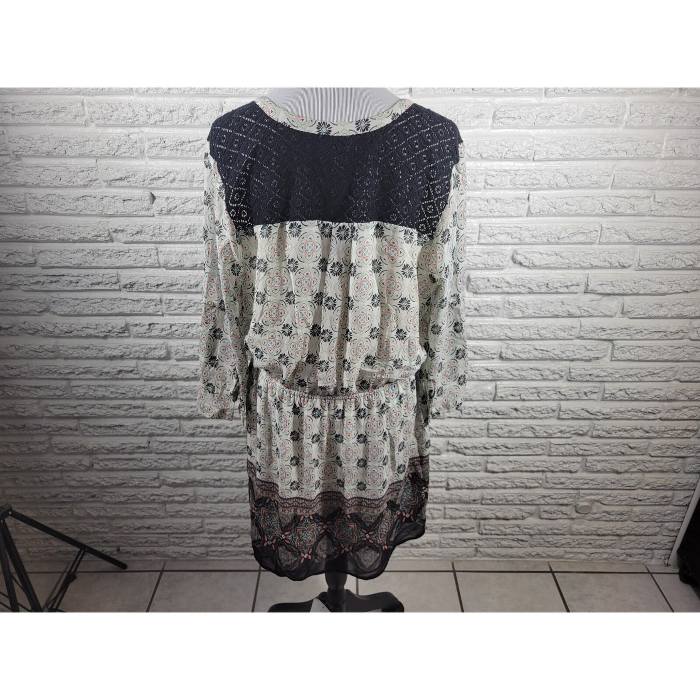 Signature Studio Women's Size XL Tunic Dress Black Geometric Long Sleeve Crochet