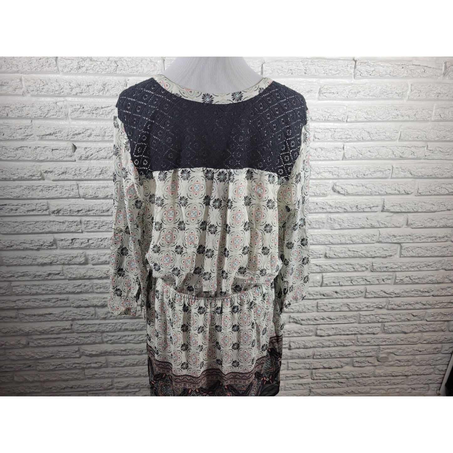 Signature Studio Women's Size XL Tunic Dress Black Geometric Long Sleeve Crochet