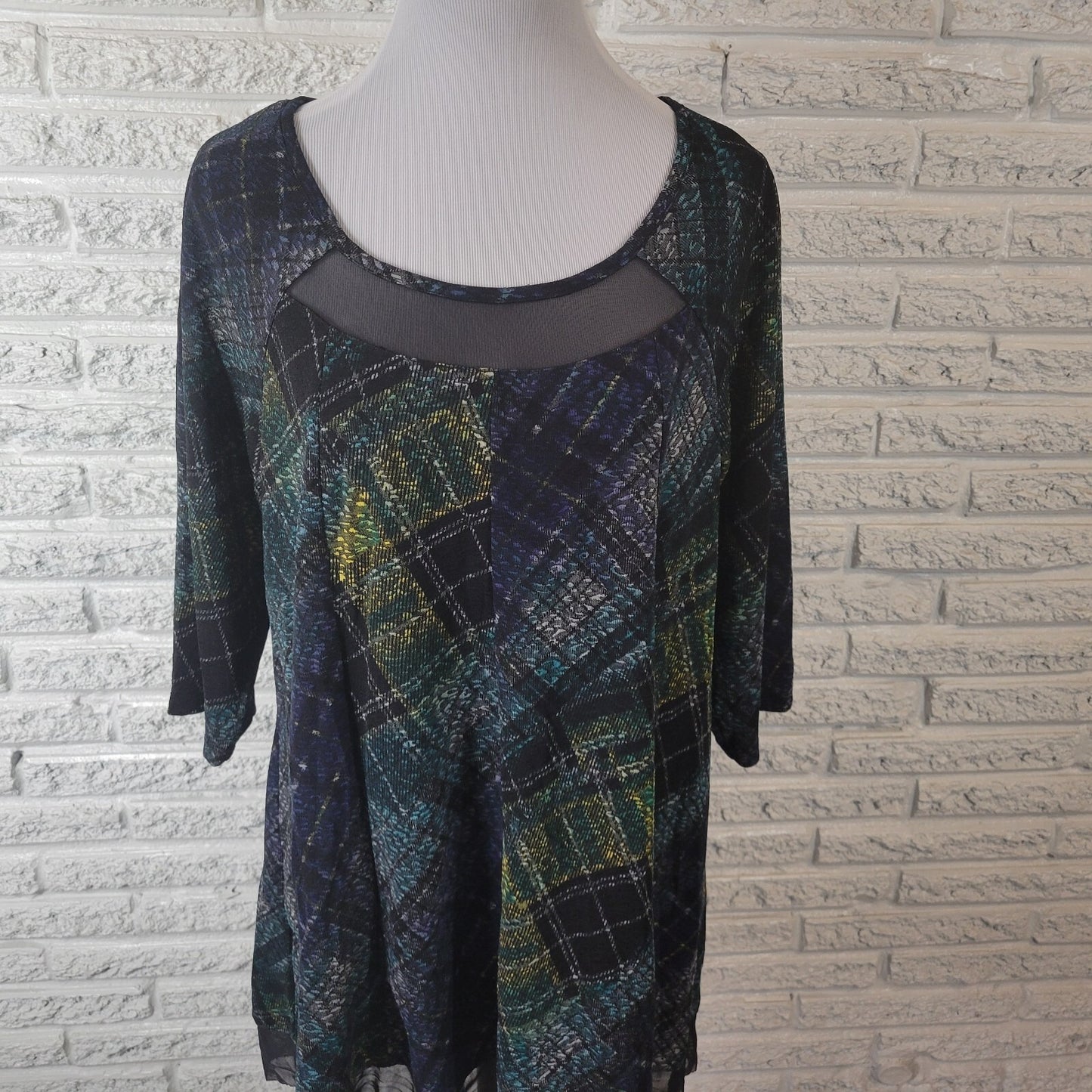 Catherines Womens Top 0X Plus 14 16 Tunic 3/4 Sleeve Mesh Hem Blue Black Plaid