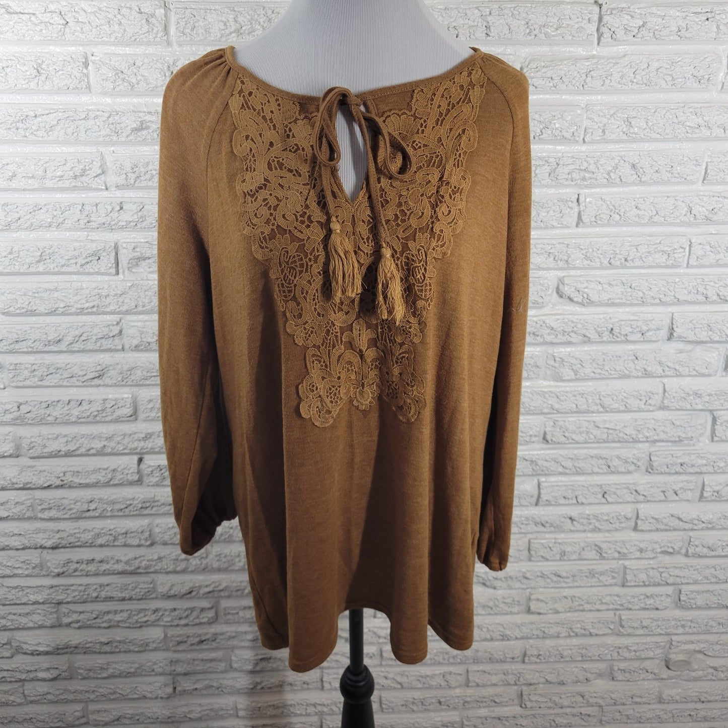 Weekends Suzanne Betro Womens Top XL Tunic Knit Double Bell Sleeve Brown Keyhole