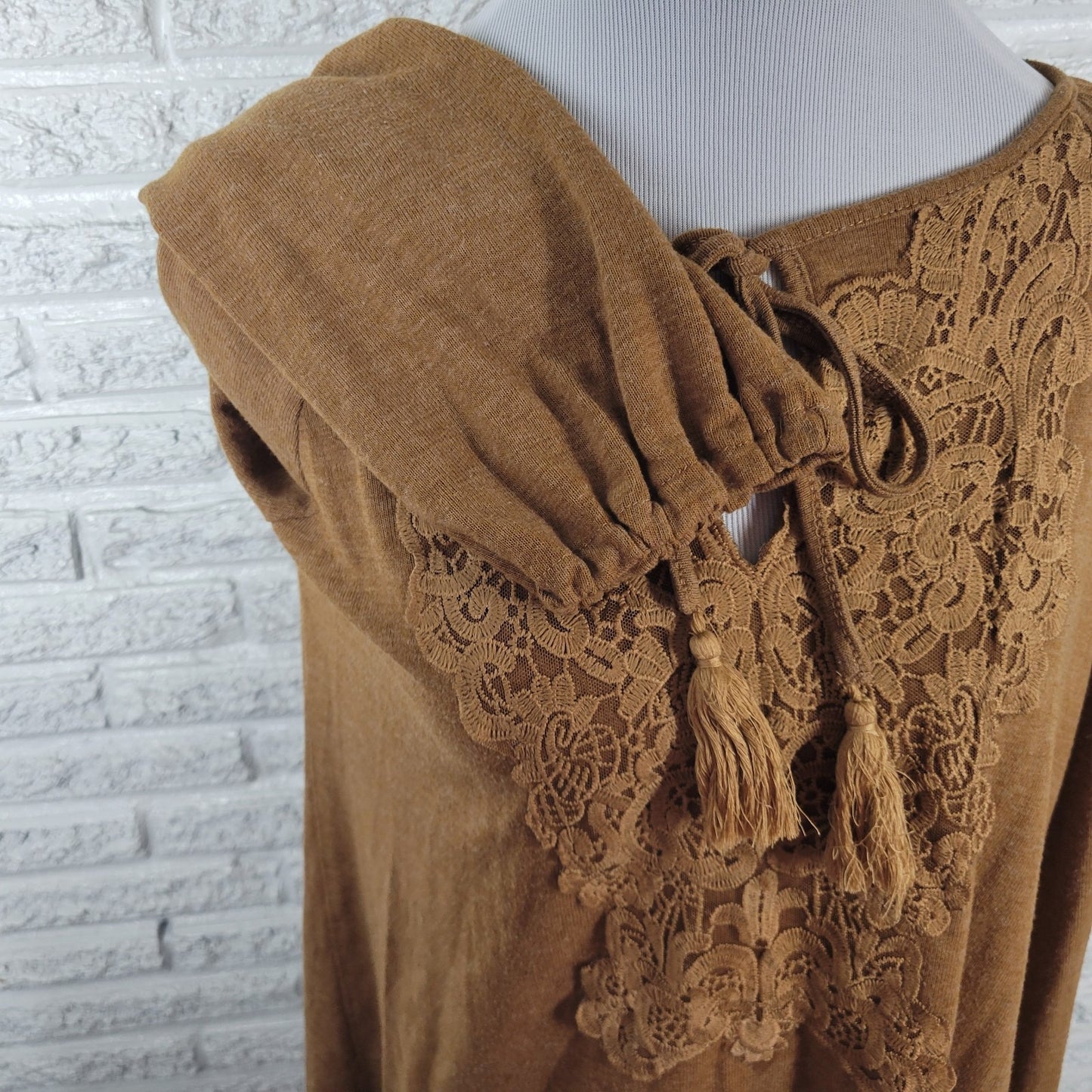 Weekends Suzanne Betro Womens Top XL Tunic Knit Double Bell Sleeve Brown Keyhole