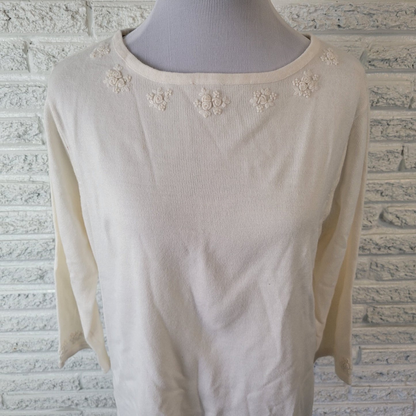 Sag Harbor Womens Top Extra Large 3/4 Sleeve White Acrylic Soft Embroidered