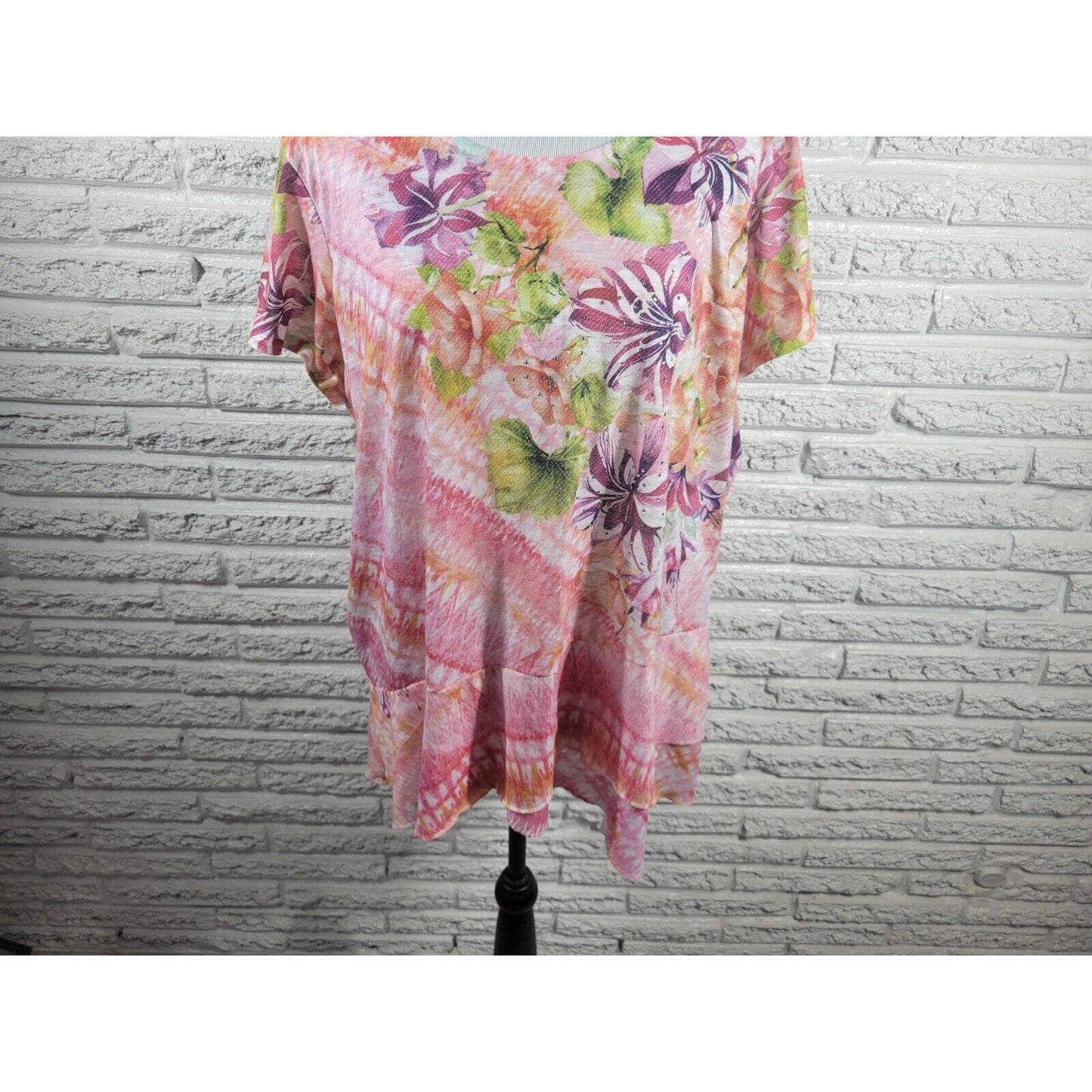 Time Tru Women Top XXL 20 Tee Cap Sleeve Pink Floral Tiered Rhinestone Polyester