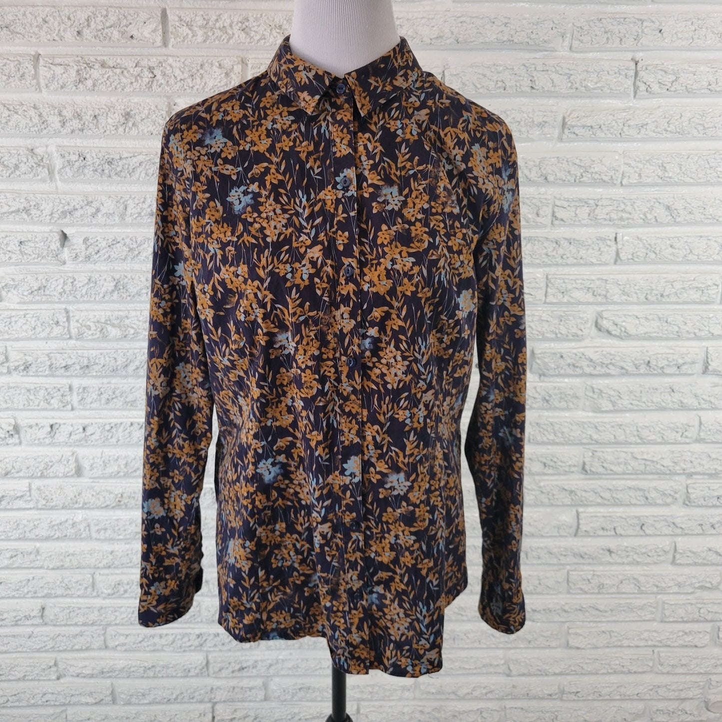 Eddie Bauer Womens Top TXL Tall Extra Large Button Up Blue Floral Wrinkle Resist