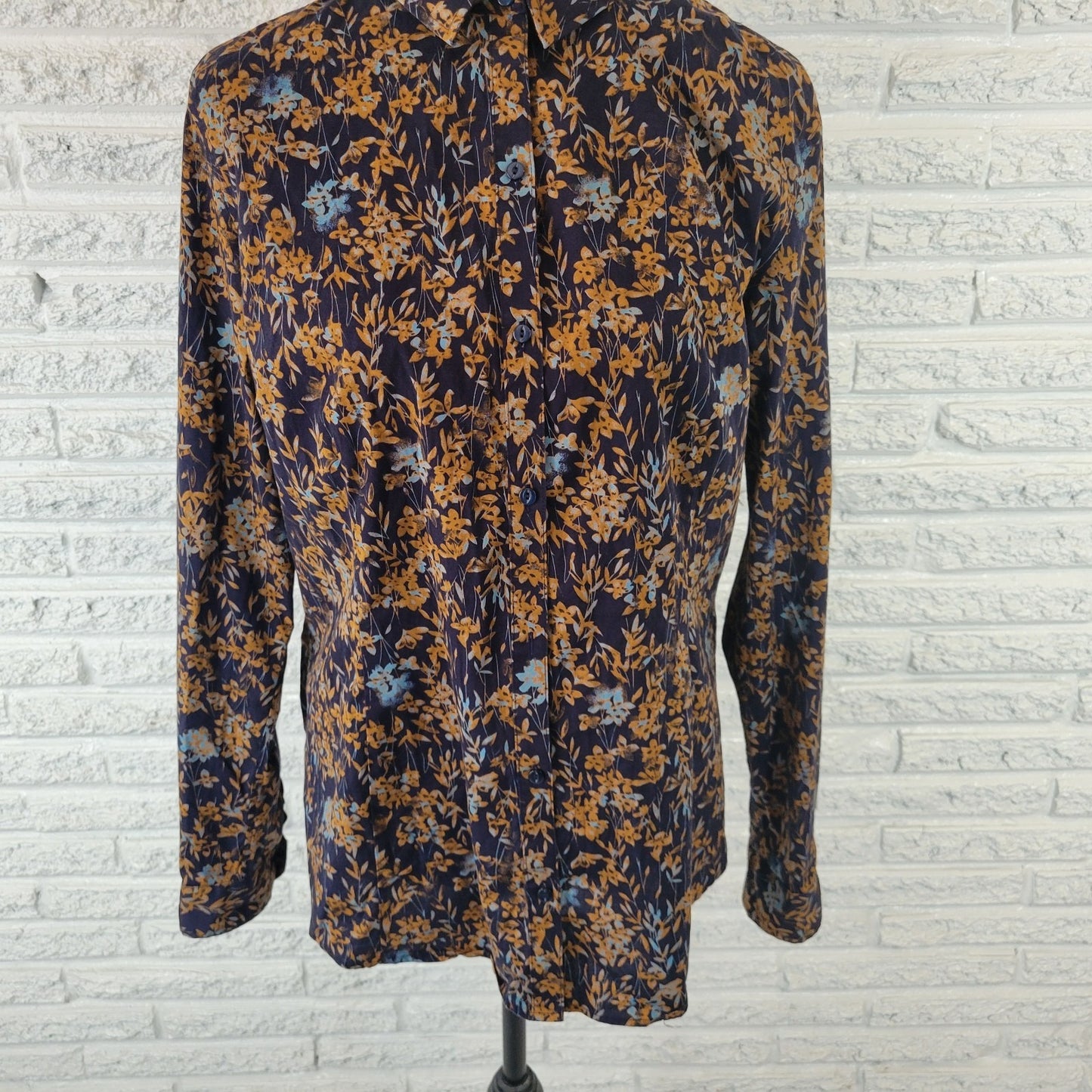 Eddie Bauer Womens Top TXL Tall Extra Large Button Up Blue Floral Wrinkle Resist