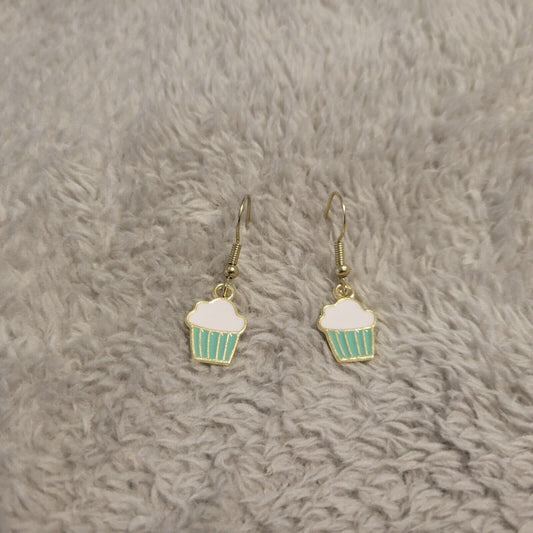 Cupcakes Earrings Gold Tone Green One Pair Sweets Novelty Fun