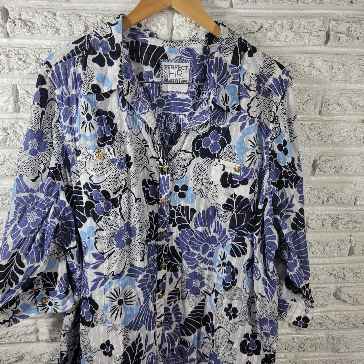Avenue Perfect Shirt Womens Top 30 32 Plus Roll Tab Sleeve Blue Floral Sheer